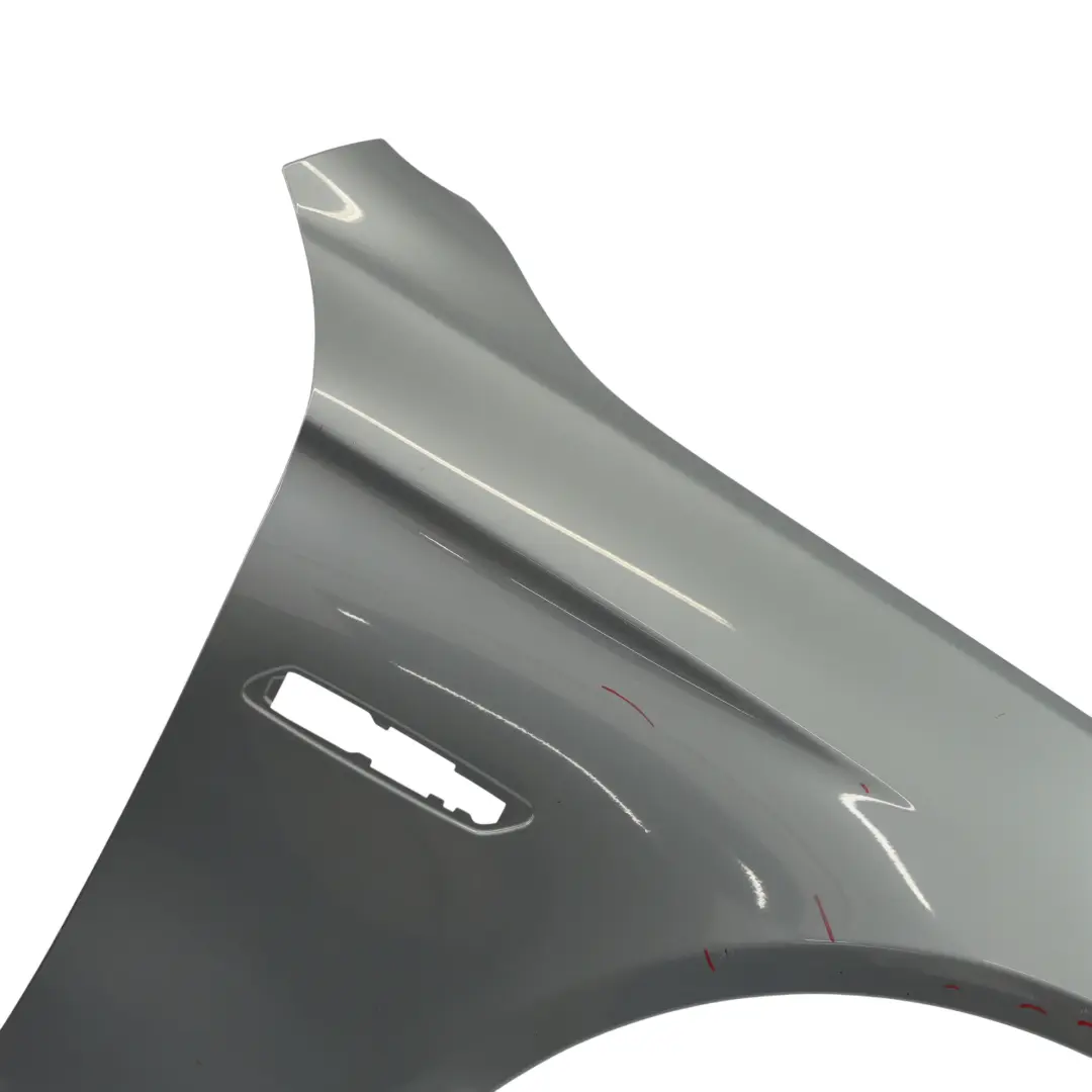 Błotnik Prawy Przedni Spacegrau Szary Metalik - A52 do BMW F10 F11 o numerze 7248660 BMW F10 F11 Błotnik Prawy Przedni Spacegrau Szary Metalik - A52 - SKU 7248660-SCG2 - Numer Części 7248660