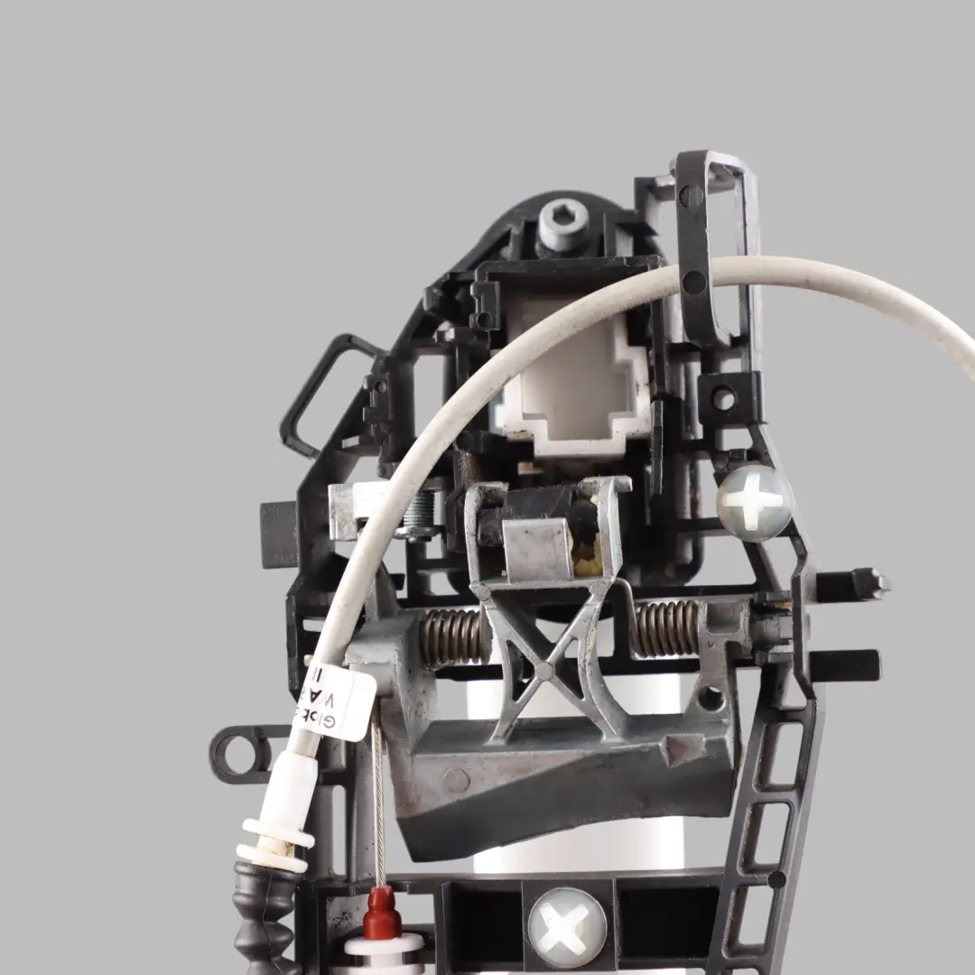 Maniglia porta BMW F30 F31 posteriore sinistra esterna Alpine White 300 per con numero di parte 7259836 Maniglia porta BMW F30 F31 posteriore sinistra esterna Alpine White 300 - SKU 7259836-AW2 - Numero di parte 7259836