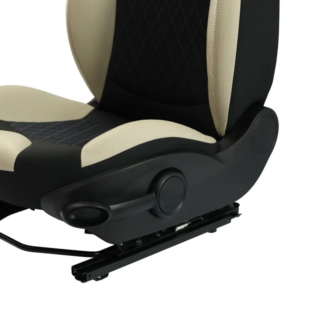 Sedile Sport Polar Beige Pelle Anteriore Sinistro per Mini Cooper R56 LCI con numero di parte 7270203 Mini Cooper R56 LCI Sedile Sport Polar Beige Pelle Anteriore Sinistro - SKU 7270203 - Numero di parte 7270203