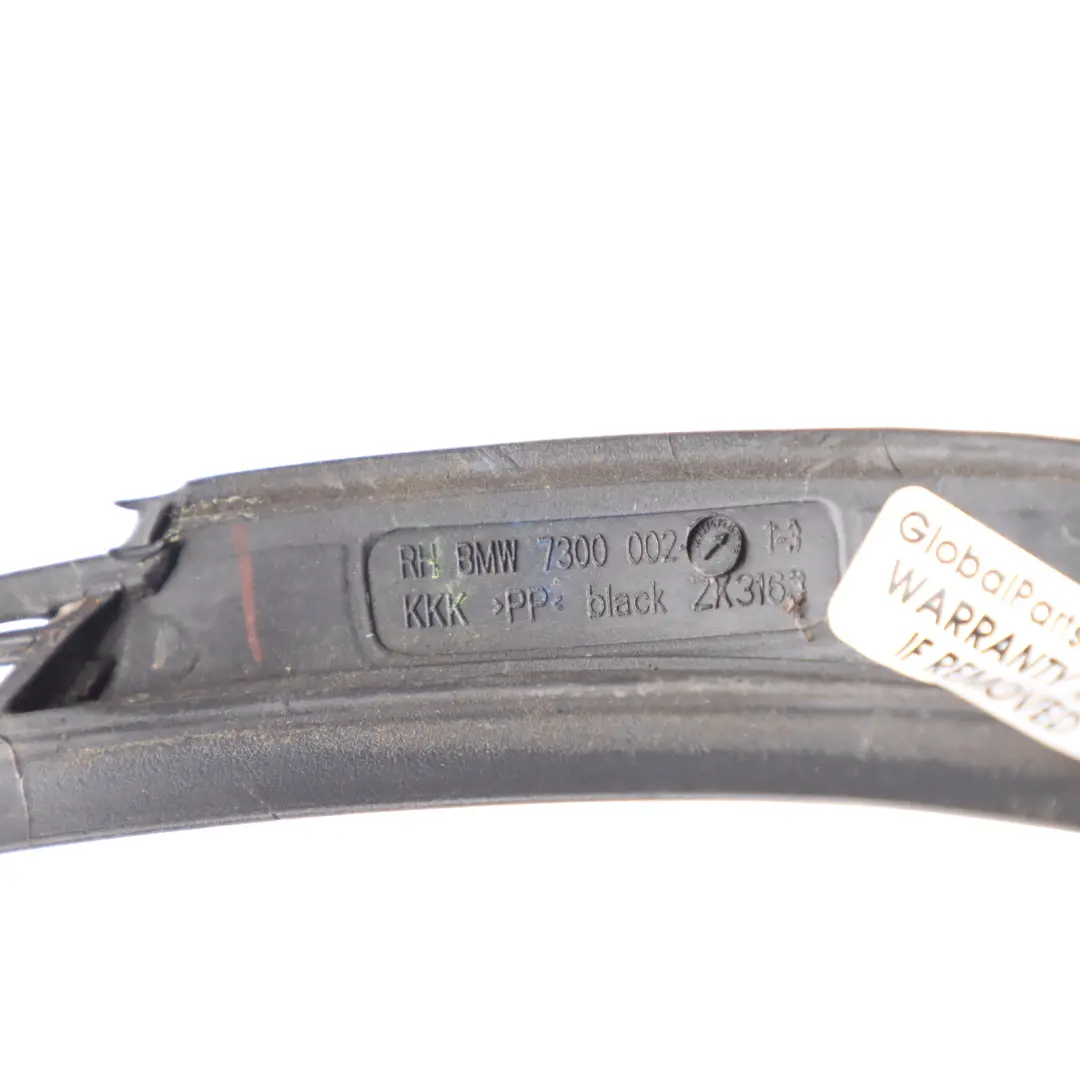 Bande de moulure de toit côté droit Noir pour Mini Cooper F56 à propos du numéro de pièce 7300002 Mini Cooper F56 Bande de moulure de toit côté droit Noir - SKU 7300002-1 - Numéro de pièce 7300002