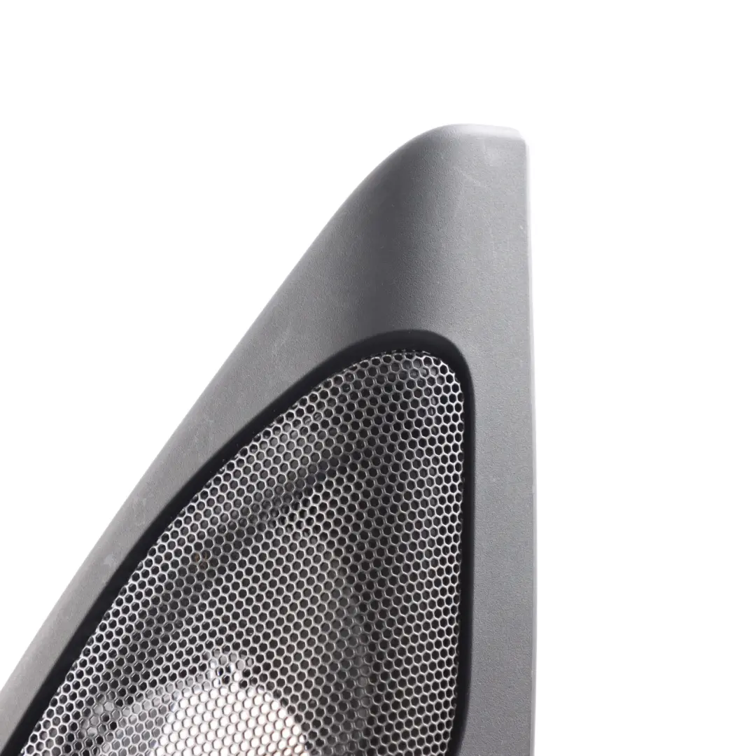 Esquina Panel Cubierta Altavoz Harman Kardon Delantero para BMW F34 GT con número de pieza 7315350 BMW F34 GT Esquina Panel Cubierta Altavoz Harman Kardon Delantero - SKU 7315350 - Número de pieza 7315350