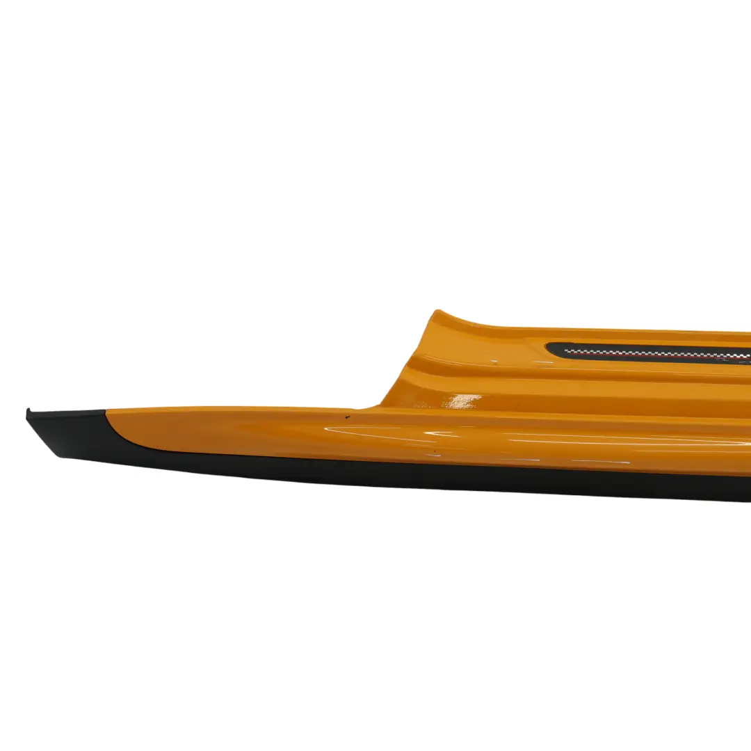 Faldón Lateral Derecho JCW Tapa De Umbral Panel Volcanic Orange - B70 para Mini F56 con número de pieza 7352152 Mini F56 Faldón Lateral Derecho JCW Tapa De Umbral Panel Volcanic Orange - B70 - SKU 7352152-VOR - Número de pieza 7352152