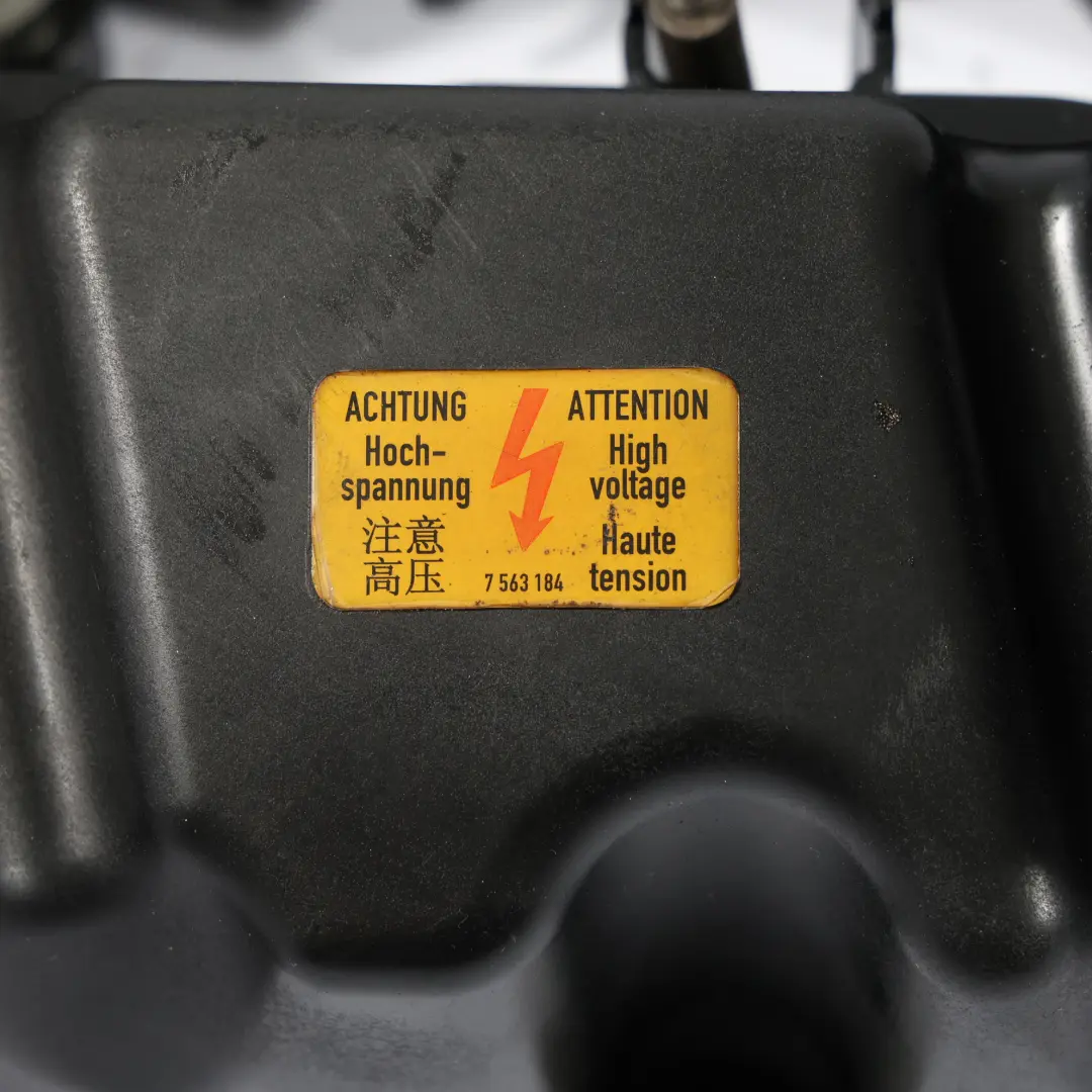 Pokrywa Głowicy Cylindrów Silnika 325i 330i 525i 530i N53 do BMW E60 LCI E90 o numerze 7548196 BMW E60 LCI E90 Pokrywa Głowicy Cylindrów Silnika 325i 330i 525i 530i N53 - SKU 7548196-1 - Numer Części 7548196