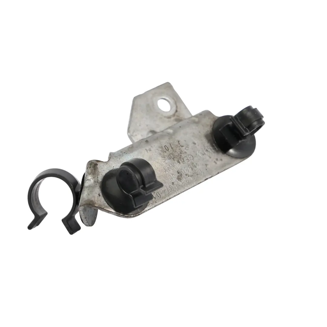 Pipe Line Bracket Mount Holder to BMW E81 E87 E90 E92 E93 Fuel with Part number 7800674 BMW E81 E87 E90 E92 E93 Fuel Pipe Line Bracket Mount Holder - SKU 7800674 - Part number 7800674