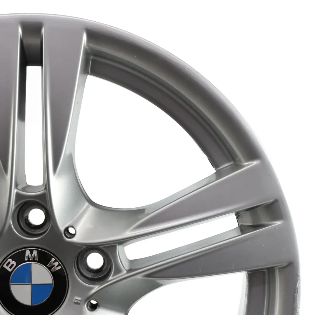 Argento Cerchio lega posteriore 18" M Doppie 355 9J ET:41 per BMW X1 E84 con numero di parte 7842637 BMW X1 E84 Argento Cerchio lega posteriore 18" M Doppie 355 9J ET:41 - SKU 7842637-6 - Numero di parte 7842637