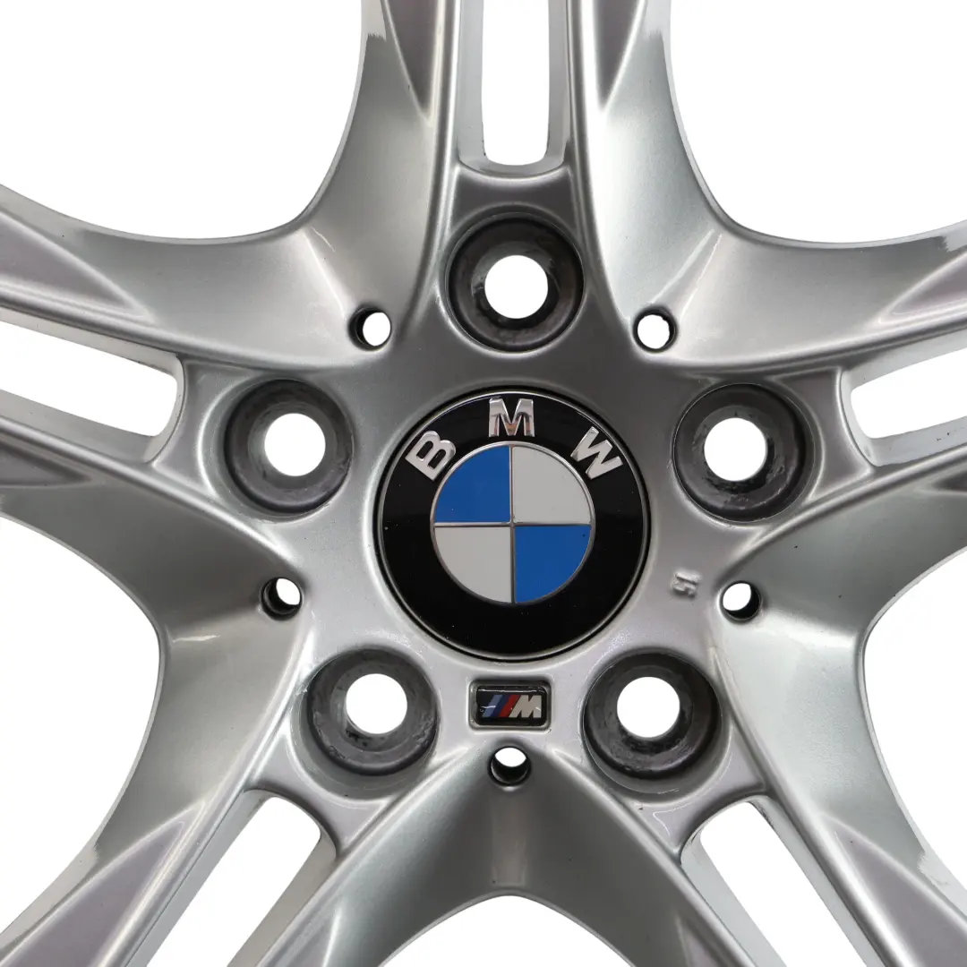 Argento Cerchio lega posteriore 18" M Doppie 355 9J ET:41 per BMW X1 E84 con numero di parte 7842637 BMW X1 E84 Argento Cerchio lega posteriore 18" M Doppie 355 9J ET:41 - SKU 7842637-6 - Numero di parte 7842637