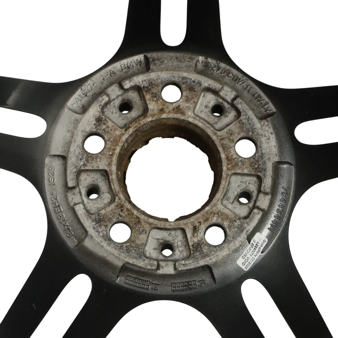 Felga Aluminiowa 19" 9J ET:39 do BMW E90 E91 o numerze 7844344 BMW E90 E91 Felga Aluminiowa 19" 9J ET:39 - SKU 7844344-5 - Numer Części 7844344