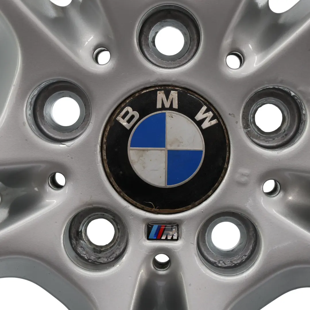 Felga Aluminiowa 18" M Double Spoke 261 8,5J ET:52 do BMW E81 E87 o numerze 7891051 BMW E81 E87 Felga Aluminiowa 18" M Double Spoke 261 8,5J ET:52 - SKU 7891051-1 - Numer Części 7891051