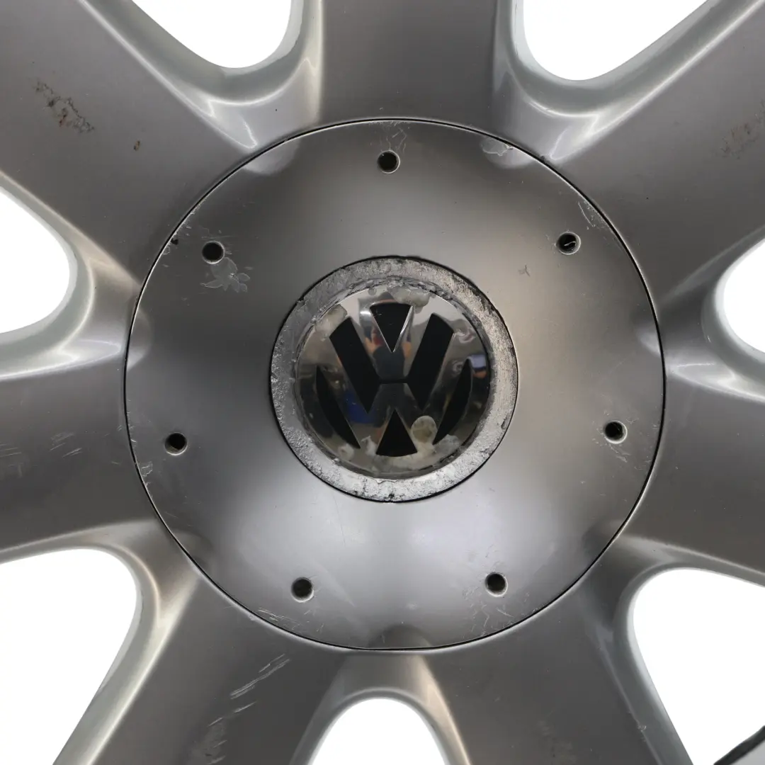 7L Leicht Metall Felge Silber 18" ET:57 8J für VW Volkswagen Touareg mit Teilenummer 7L6601025K VW Volkswagen Touareg 7L Leicht Metall Felge Silber 18" ET:57 8J - SKU 7L6601025K-1 - Teilenummer 7L6601025K