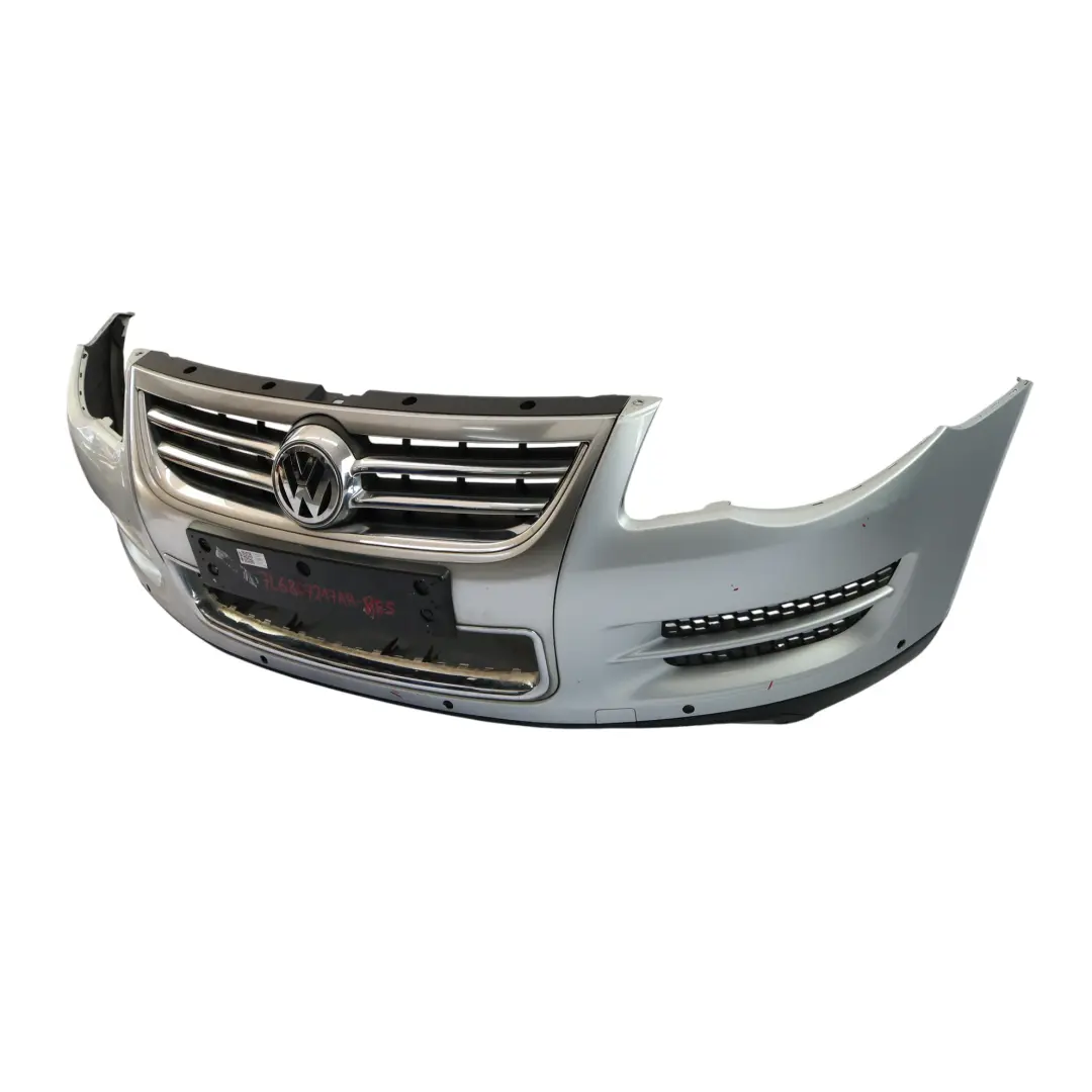 7L Zderzak Przedni Reflex Silver Srebrny Metalik A7W do VW Volkswagen Touareg o numerze 7L6807217AR VW Volkswagen Touareg 7L Zderzak Przedni Reflex Silver Srebrny Metalik A7W - SKU 7L6807217AR-RES - Numer Części 7L6807217AR