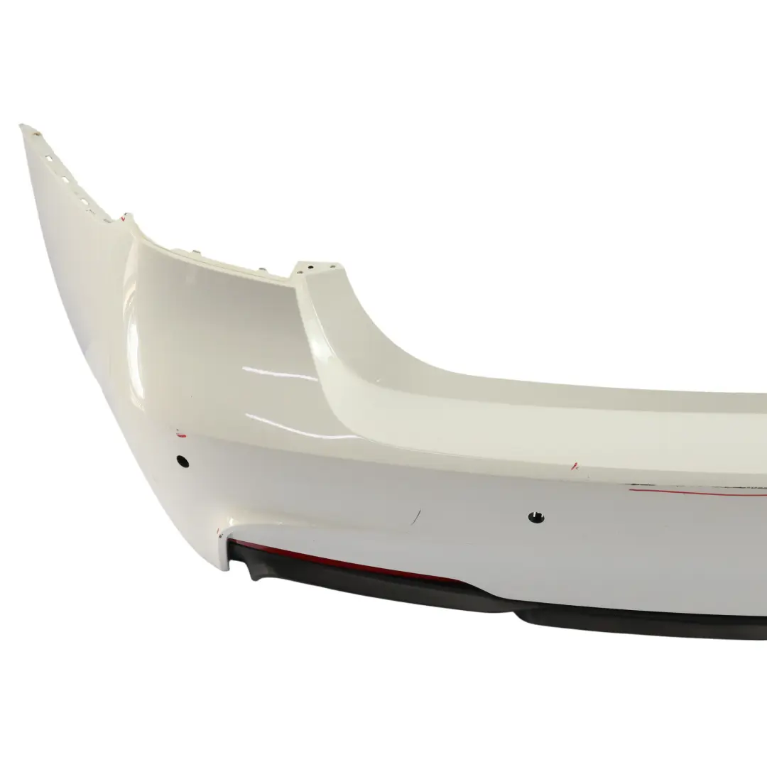 Zderzak Tylny M-Pakiet PDC Alpinweiss 3 Biały - 300 do BMW F30 o numerze 8056498 BMW F30 Zderzak Tylny M-Pakiet PDC Alpinweiss 3 Biały - 300 - SKU 8056498-AW - Numer Części 8056498