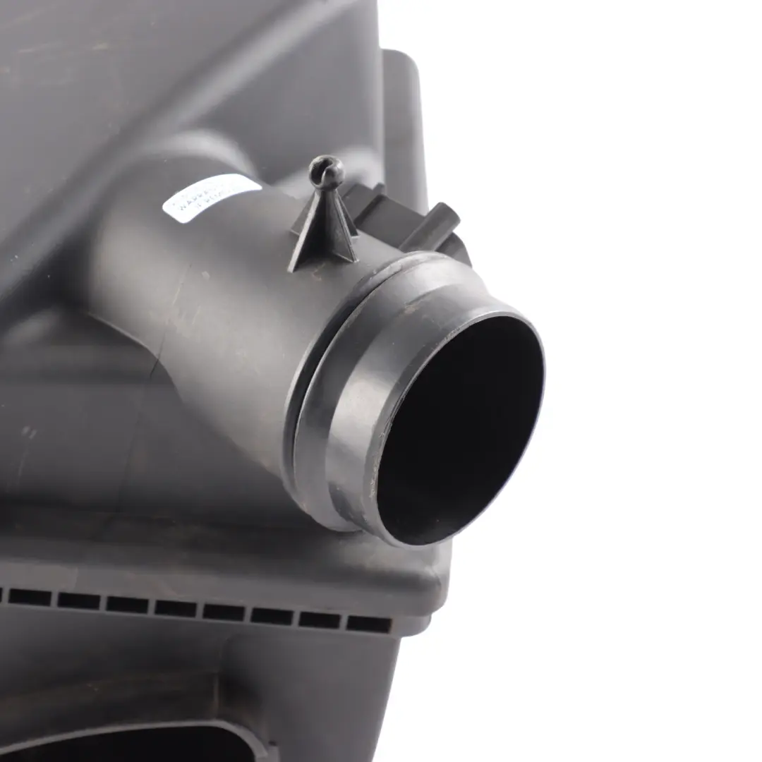 Obudowa Filtra Powietrza do BMW F20 F21 F30 F31 LCI B48 o numerze 8601677 BMW F20 F21 F30 F31 LCI B48 Obudowa Filtra Powietrza - SKU 8601677 - Numer Części 8601677