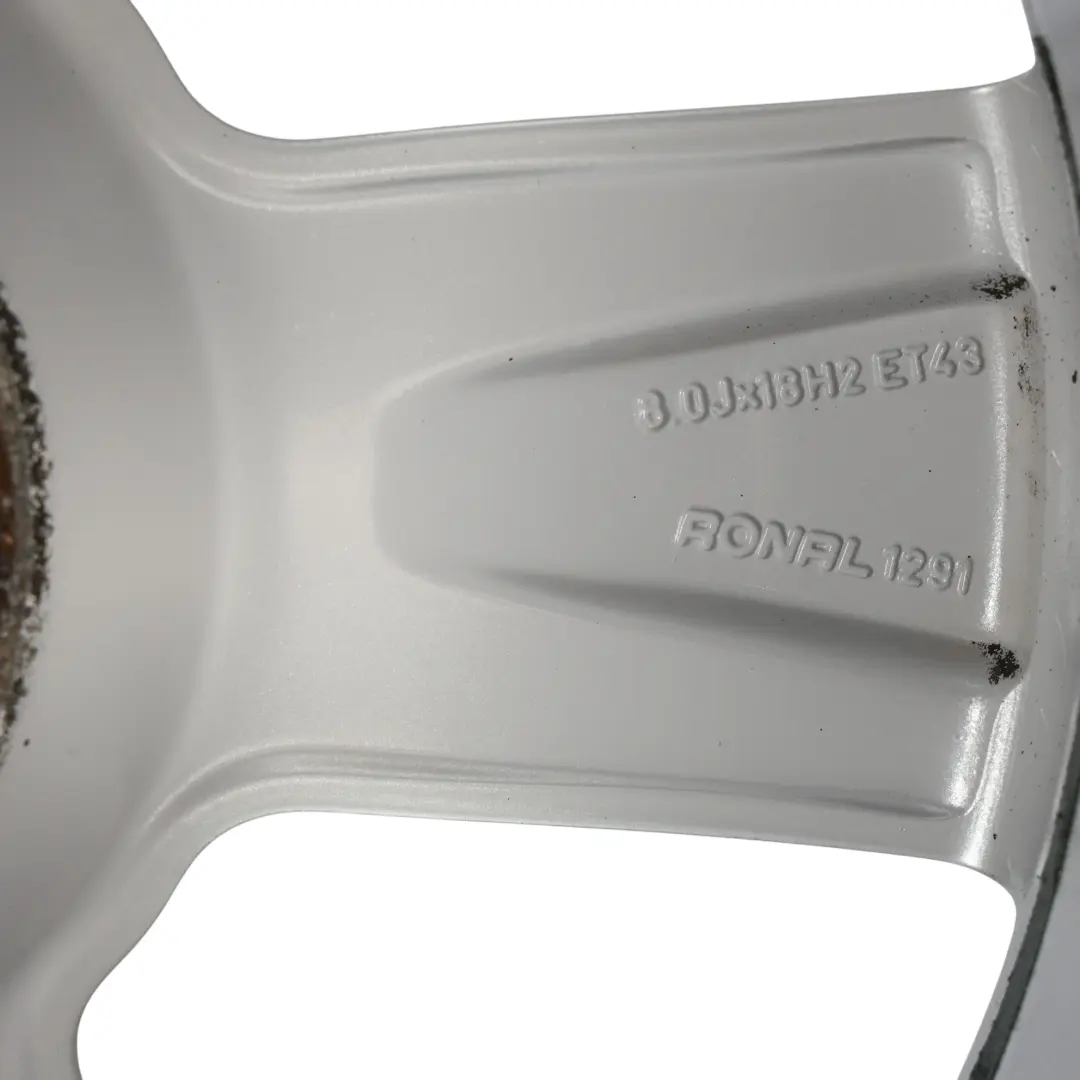 Silberne Leicht Metall Felge 18" ET:43 8J für Audi A4 B7 mit Teilenummer 8E0601025AK Audi A4 B7 Silberne Leicht Metall Felge 18" ET:43 8J - SKU 8E0601025AK-1 - Teilenummer 8E0601025AK