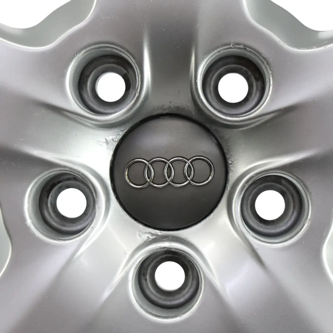 Cerchio In Lega Argento 18" ET:43 8J per Audi A4 B7 con numero di parte 8E0601025AK Audi A4 B7 Cerchio In Lega Argento 18" ET:43 8J - SKU 8E0601025AK-6 - Numero di parte 8E0601025AK