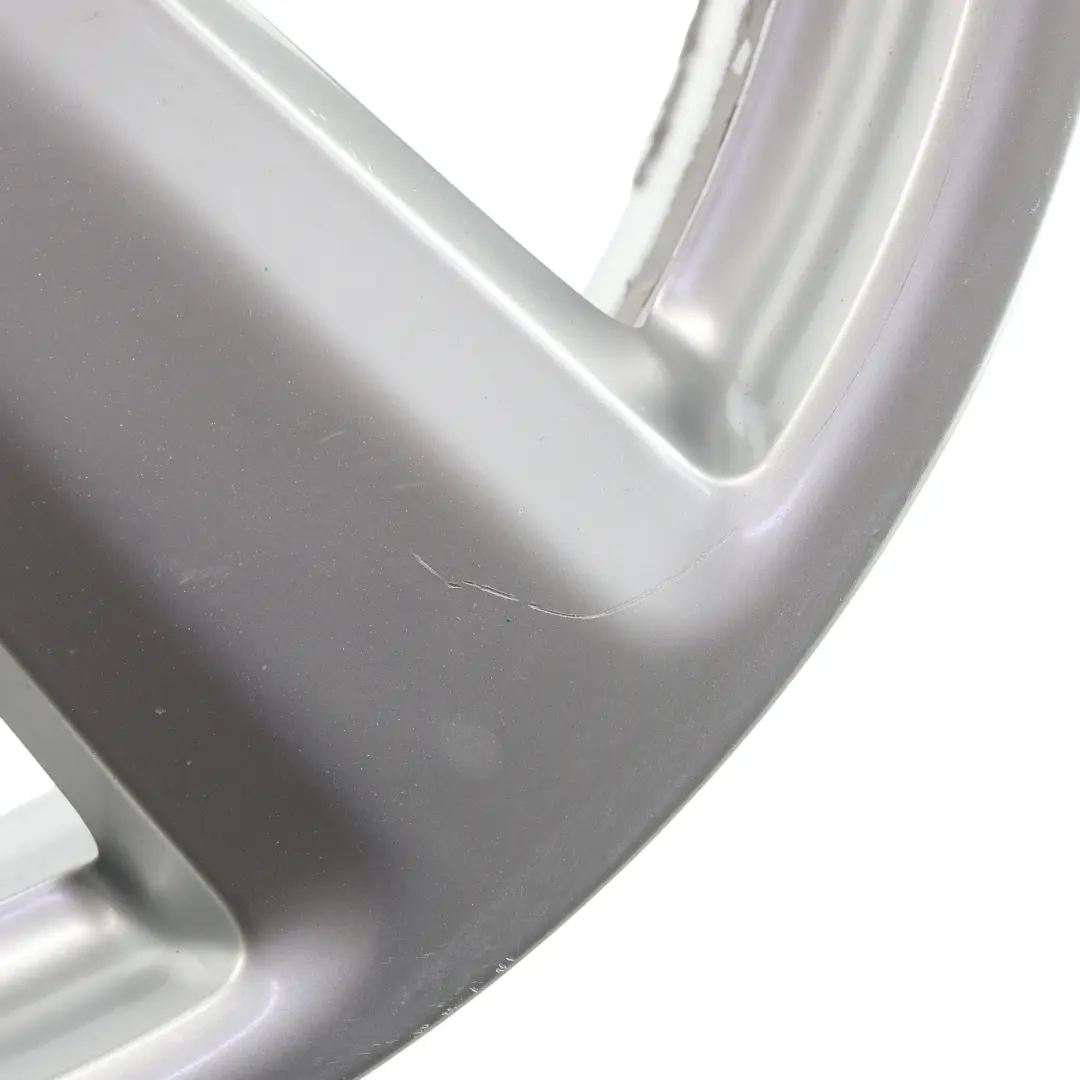 Srebrna Felga Aluminiowa 18" ET:43 8J do Audi A4 B7 o numerze 8E0601025AK Audi A4 B7 Srebrna Felga Aluminiowa 18" ET:43 8J - SKU 8E0601025AK-6 - Numer Części 8E0601025AK