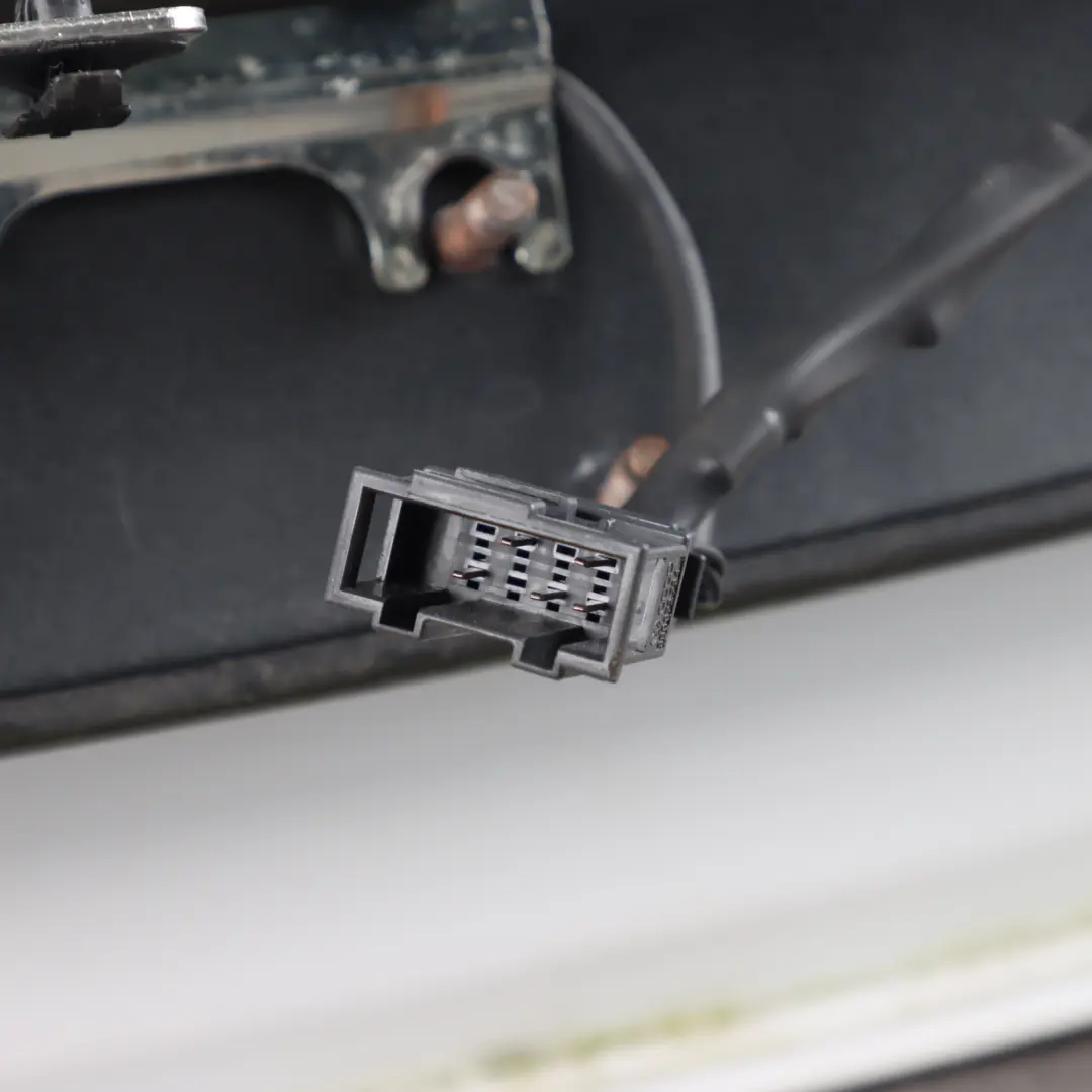 Spoiler Electric Active Spoiler Flap Ibis White - Y9C to Audi TT 8J Rear with Part number 8J0827934 Audi TT 8J Rear Spoiler Electric Active Spoiler Flap Ibis White - Y9C - SKU 8J0827934-IWH - Part number 8J0827934