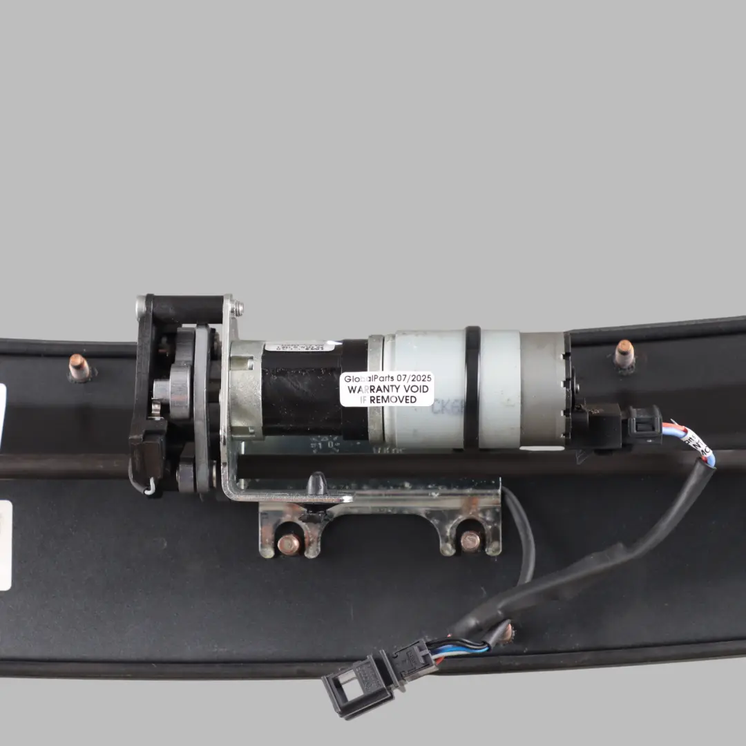 Spoiler Electric Active Spoiler Flap Ibis White - Y9C to Audi TT 8J Rear with Part number 8J0827934 Audi TT 8J Rear Spoiler Electric Active Spoiler Flap Ibis White - Y9C - SKU 8J0827934-IWH - Part number 8J0827934