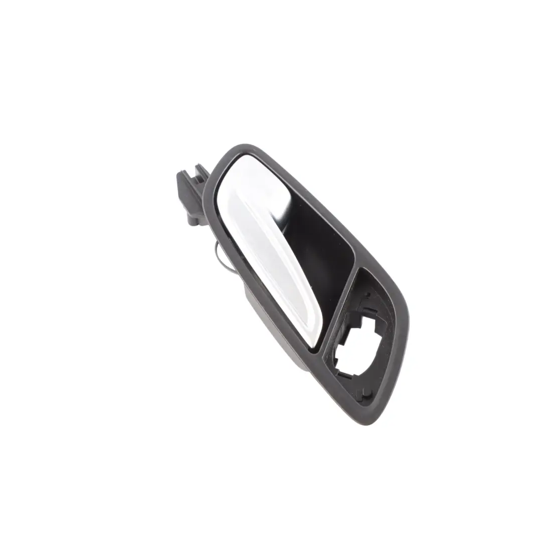 Interior Manija Puerta Delantera Derecha Agarradera Plata para Audi TT 8J con número de pieza 8J1837019 Audi TT 8J Interior Manija Puerta Delantera Derecha Agarradera Plata - SKU 8J1837019 - Número de pieza 8J1837019