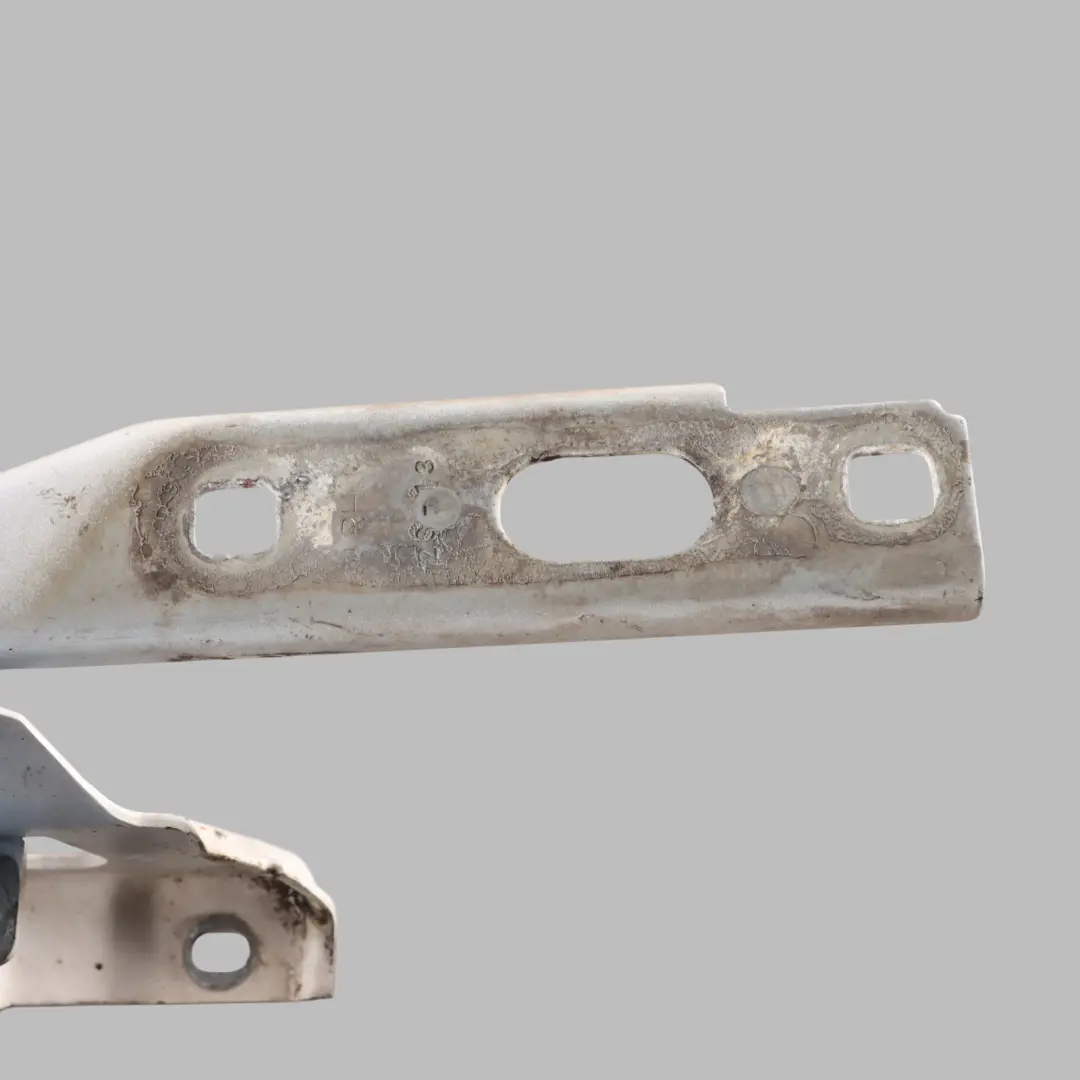 Front Bonnet Hood Hinge Right O/S Ibis White - Y9C to Audi A4 B8 with Part number 8K0823302D Audi A4 B8 Front Bonnet Hood Hinge Right O/S Ibis White - Y9C - SKU 8K0823302D-IWH - Part number 8K0823302D