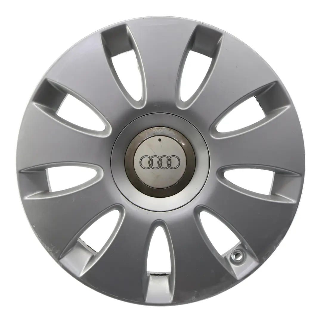 Cerchio In Lega 16" 6,5J ET:50 A 9 Razze per Audi A3 8P Silver con numero di parte 8P0601025AA Audi A3 8P Silver Cerchio In Lega 16" 6,5J ET:50 A 9 Razze - SKU 8P0601025AA-1 - Numero di parte 8P0601025AA