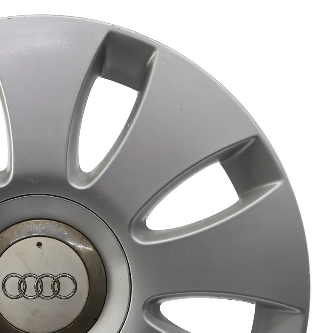 Cerchio In Lega 16" 6,5J ET:50 A 9 Razze per Audi A3 8P Silver con numero di parte 8P0601025AA Audi A3 8P Silver Cerchio In Lega 16" 6,5J ET:50 A 9 Razze - SKU 8P0601025AA-1 - Numero di parte 8P0601025AA
