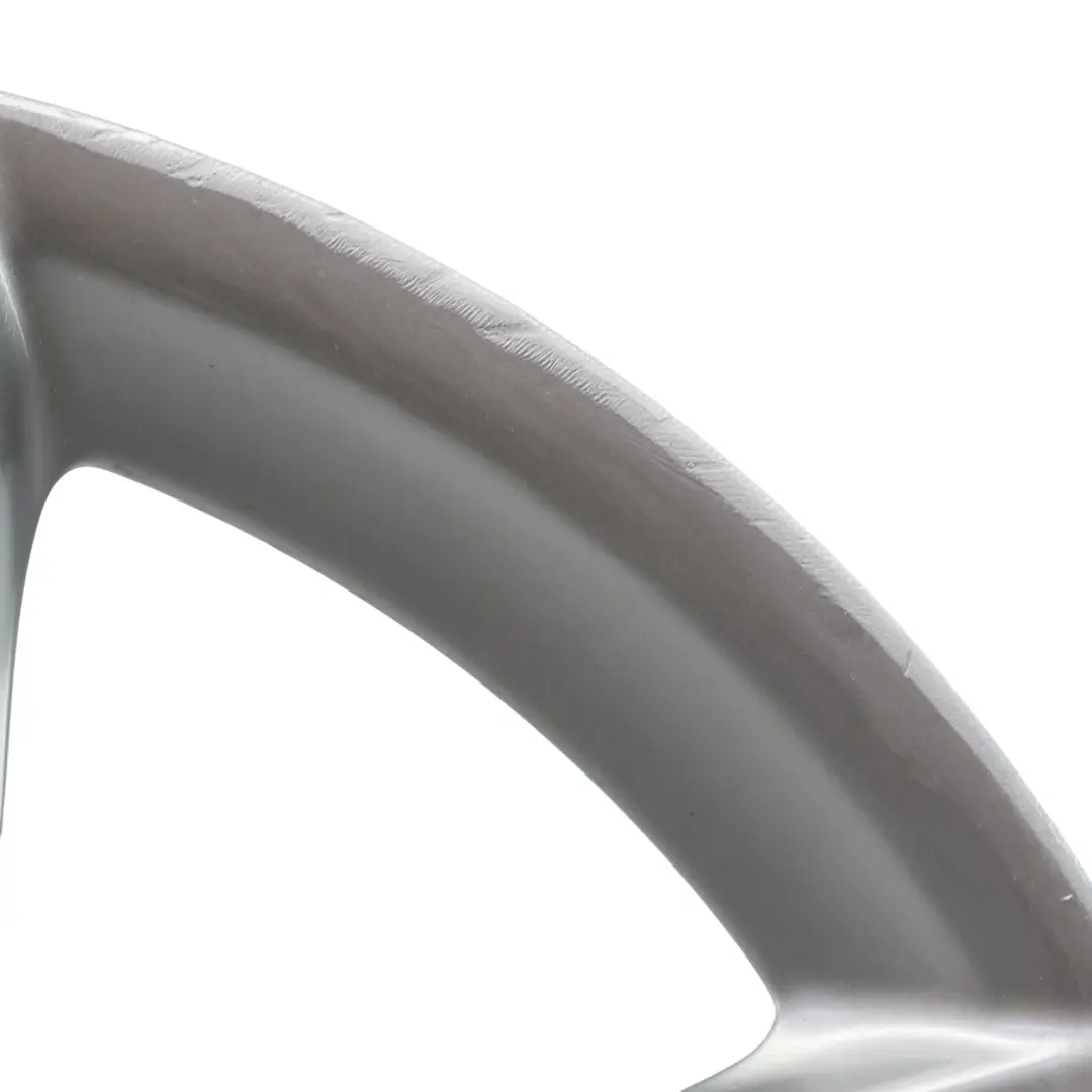 Jante argentée en alliage 17" 7,5J ET:56 Star Spoke pour Audi A3 8P à propos du numéro de pièce 8P0601025BL Audi A3 8P Jante argentée en alliage 17" 7,5J ET:56 Star Spoke - SKU 8P0601025BL-1 - Numéro de pièce 8P0601025BL