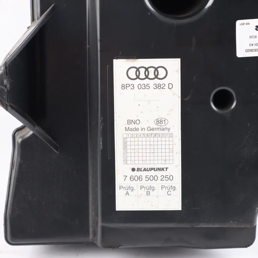 Lautsprecher Hinten Kofferraum Seitlich Audio Panel für Audi A3 8P mit Teilenummer 8P3035382D Audi A3 8P Lautsprecher Hinten Kofferraum Seitlich Audio Panel - SKU 8P3035382D - Teilenummer 8P3035382D