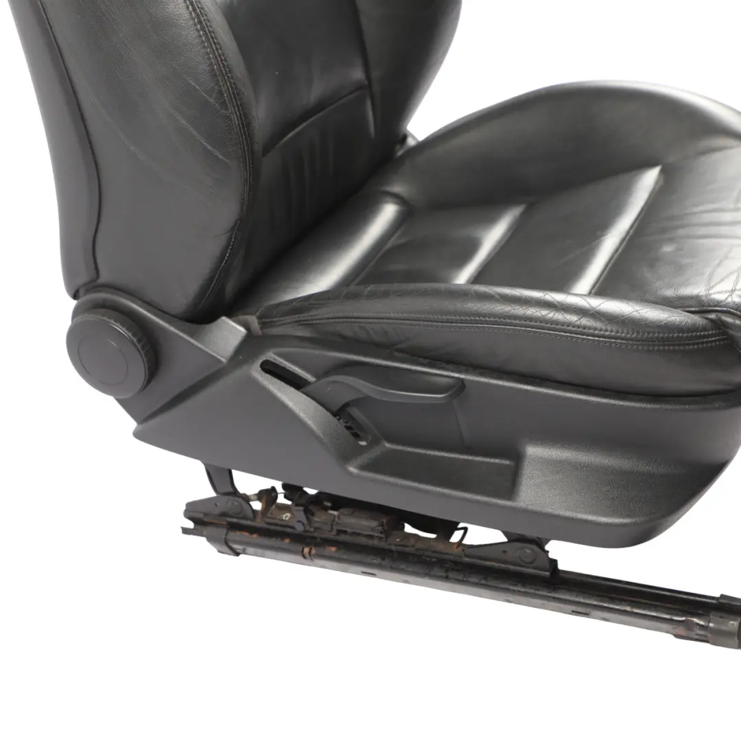 Front Seat Leather Soul Black Vienna Right O/S to Audi A3 8P Cabrio S-Line with Part number 8P7881806M Audi A3 8P Cabrio S-Line Front Seat Leather Soul Black Vienna Right O/S - SKU 8P7881806M - Part number 8P7881806M