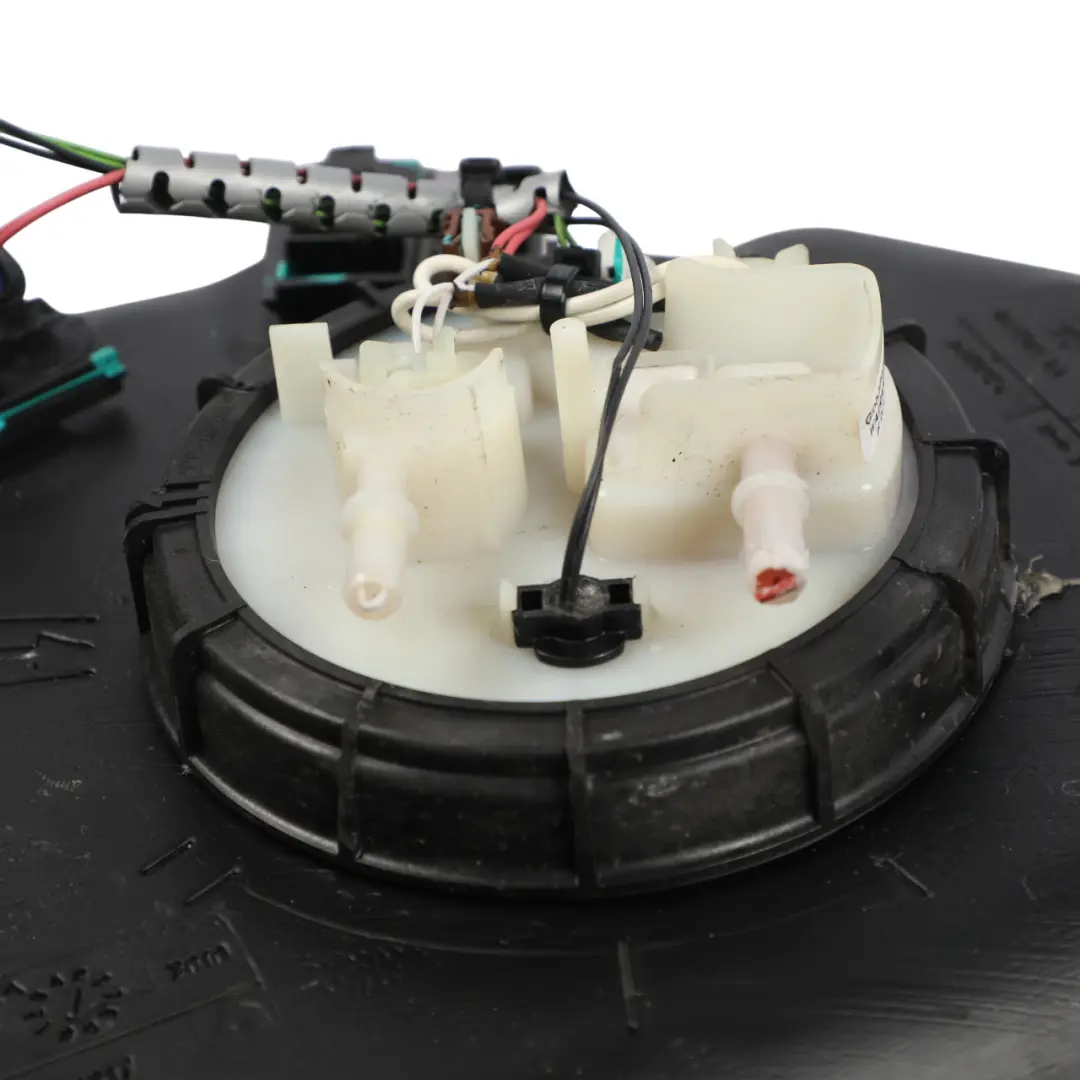 AdBlue Tank Fluid Reservoir 2.0 TDI Diesel to Audi Q5 8R with Part number 8R0131877D Audi Q5 8R AdBlue Tank Fluid Reservoir 2.0 TDI Diesel - SKU 8R0131877D - Part number 8R0131877D