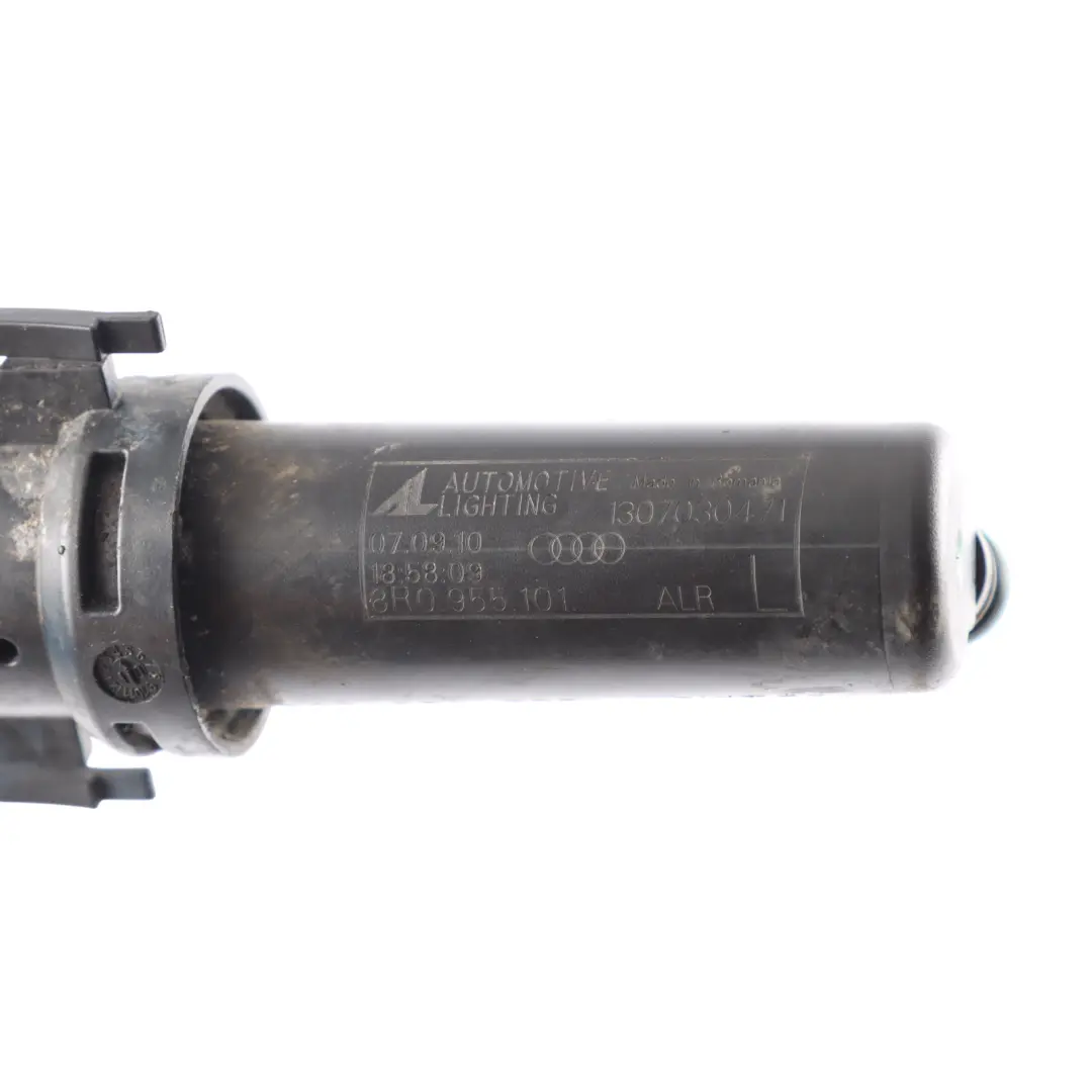 Ugello Spruzzatore Lavafari Anteriore Sinistro per Audi Q5 8R con numero di parte 8R0955101 Audi Q5 8R Ugello Spruzzatore Lavafari Anteriore Sinistro - SKU 8R0955101 - Numero di parte 8R0955101
