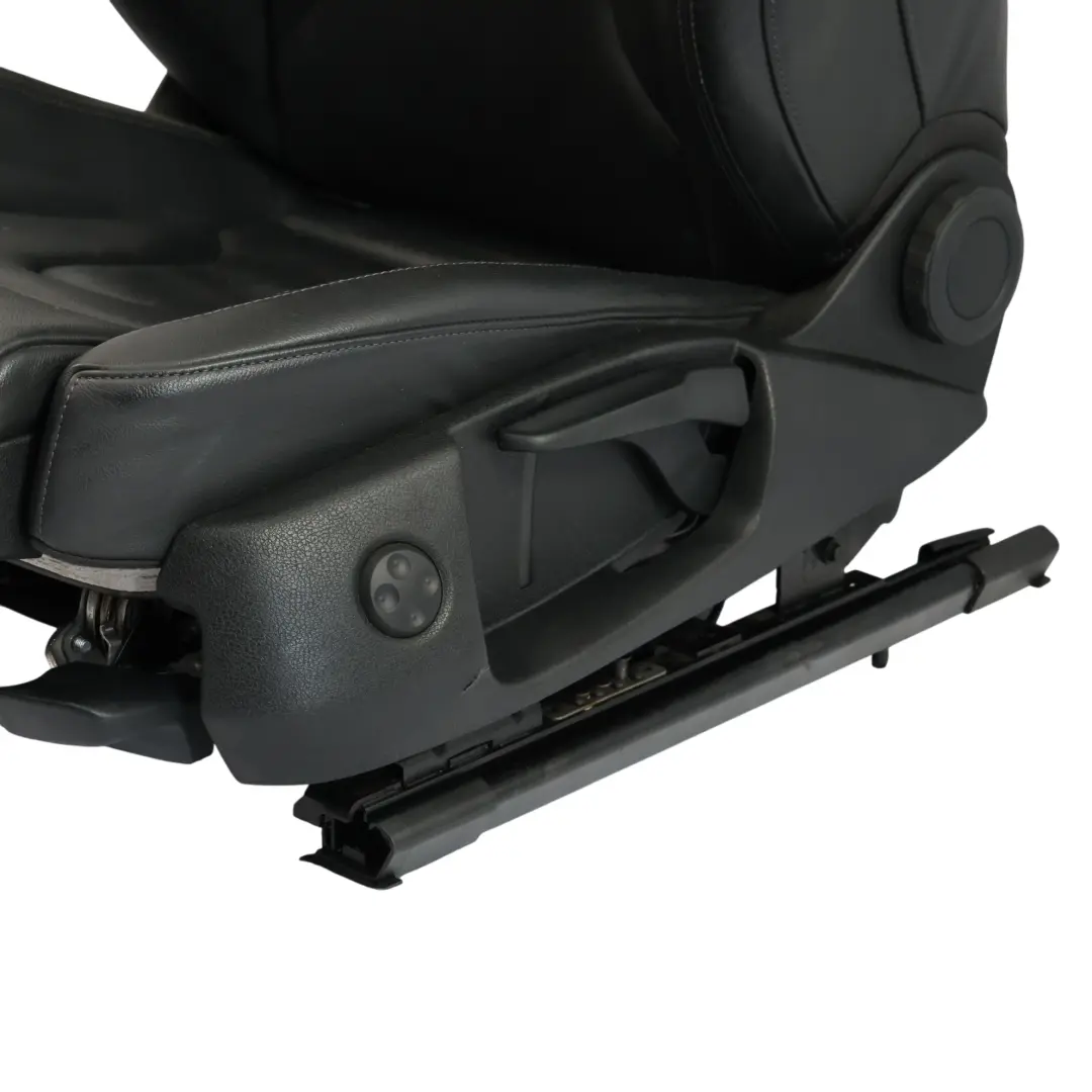 Asiento Delantero Izquierdo S-Line Cuero Soul Negro para Audi A5 8T Coupe con número de pieza 8T0881805Q Audi A5 8T Coupe Asiento Delantero Izquierdo S-Line Cuero Soul Negro - SKU 8T0881805Q - Número de pieza 8T0881805Q