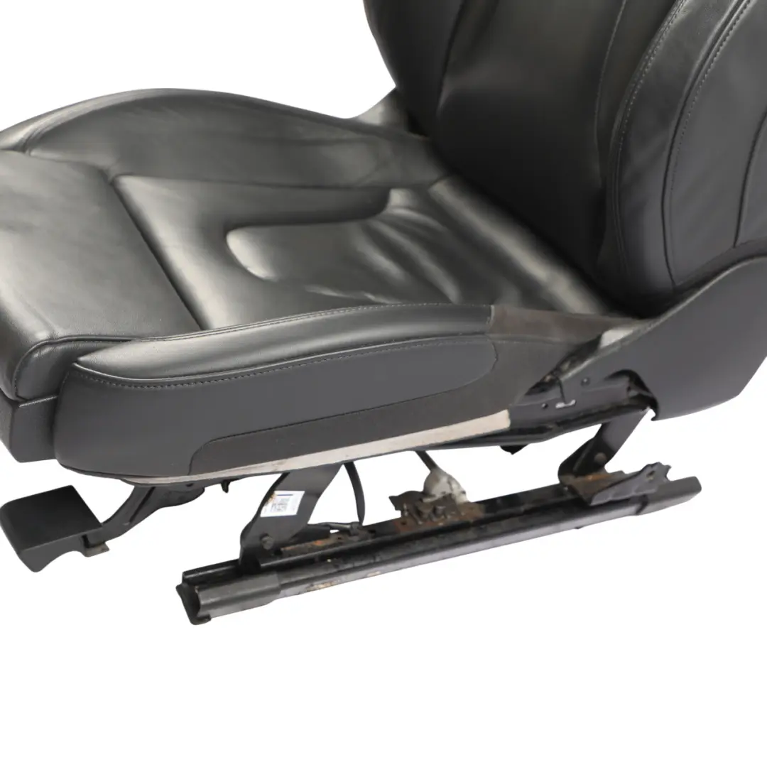 Asiento Delantero Calefactable Cuero Negro Derecho para Audi A5 8T Hatchback S-Line con número de pieza 8T8881806AB Audi A5 8T Hatchback S-Line Asiento Delantero Calefactable Cuero Negro Derecho - SKU 8T8881806AB - Número de pieza 8T8881806AB