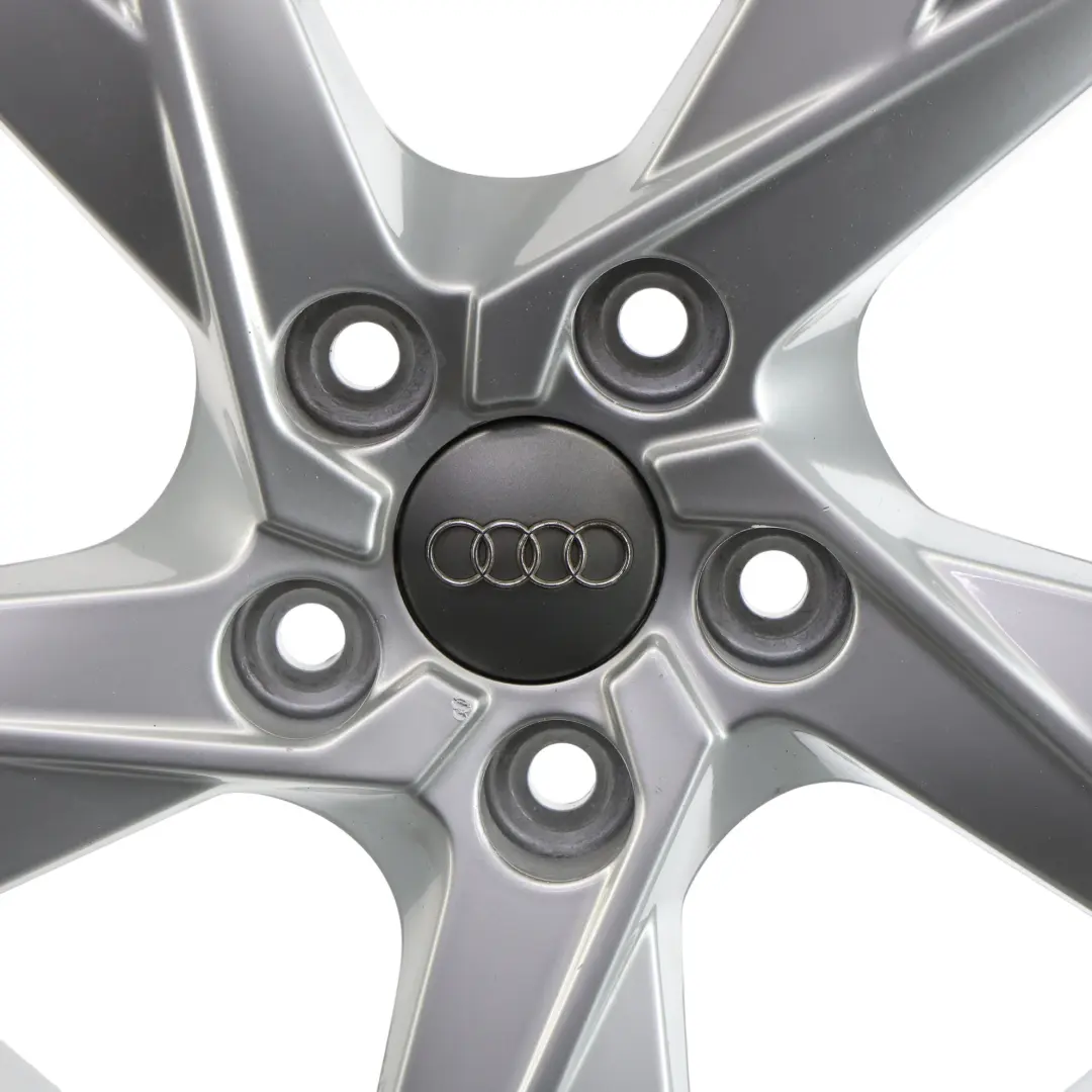 Audi Q3 8U Cerchio Ruota In Lega Argento 17" ET:43 7J - SKU 8U0601025AM-1 - Numero di parte 8U0601025AM