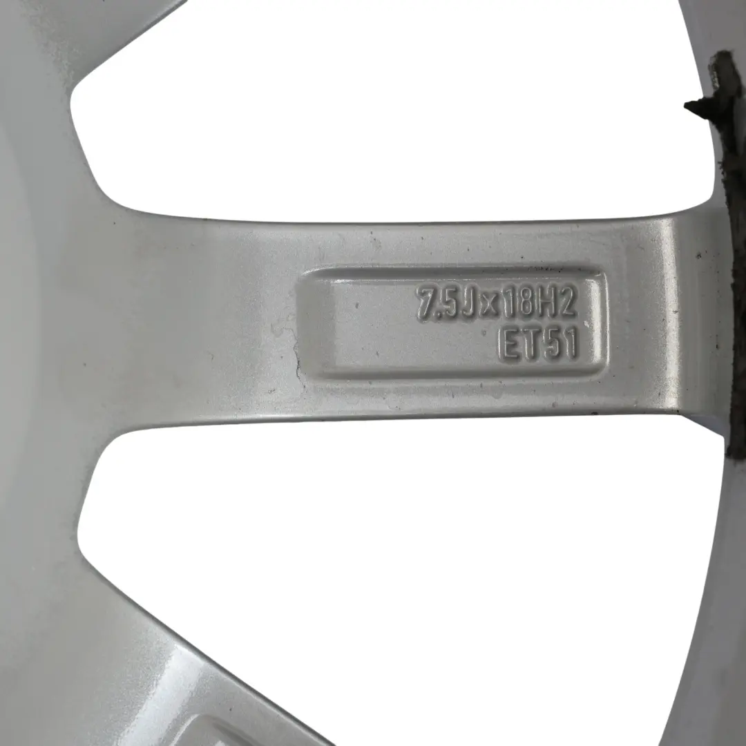 Jante Alliage Argent 18" 7.5J ET:51 pour Audi A3 S3 8V à propos du numéro de pièce 8V0601025AL Audi A3 S3 8V Jante Alliage Argent 18" 7.5J ET:51 - SKU 8V0601025AL-2 - Numéro de pièce 8V0601025AL