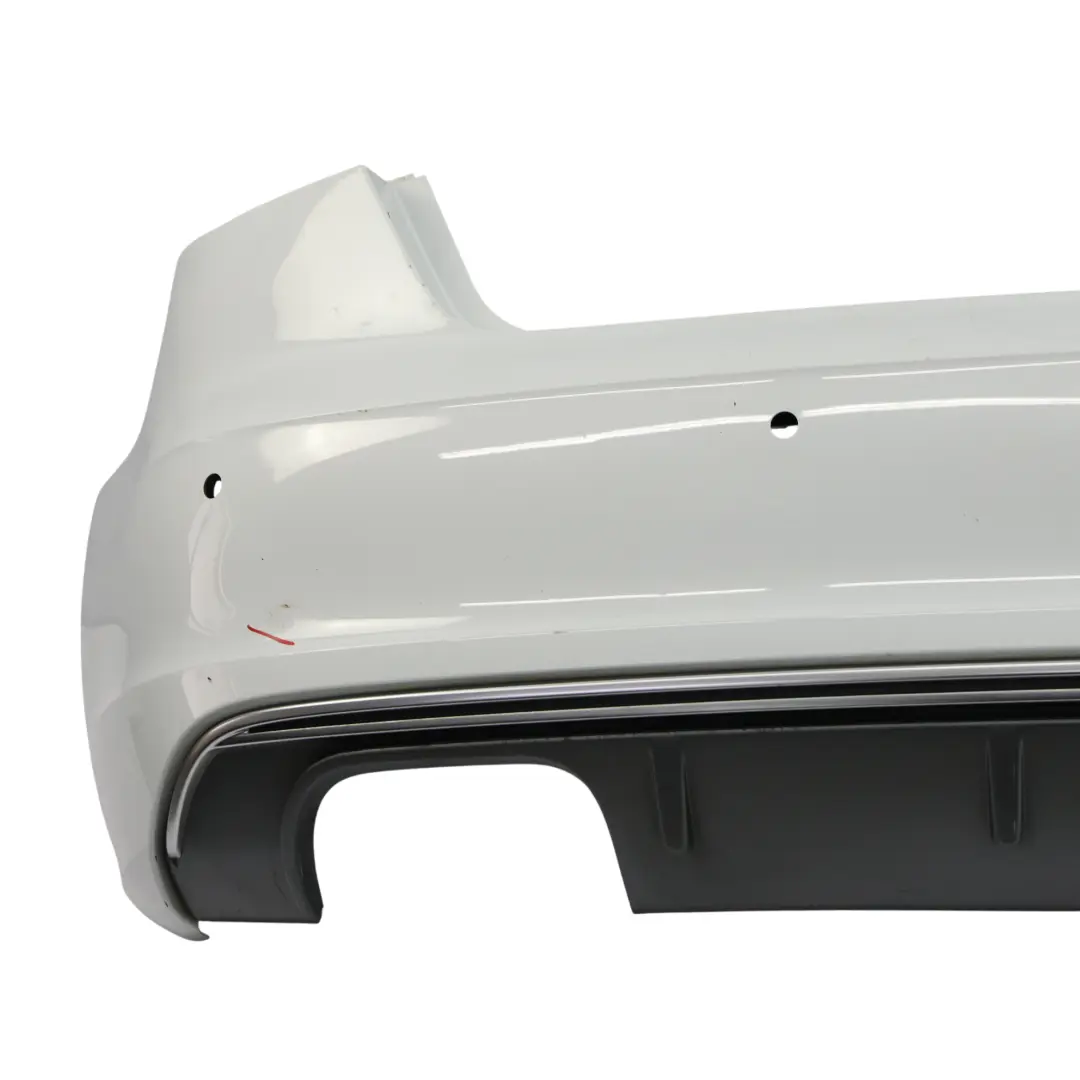 Panel Ozdobny Tylnego Zderzaka Glacier White Pearl - S9R do Audi S3 8V o numerze 8V3807067D Audi S3 8V Panel Ozdobny Tylnego Zderzaka Glacier White Pearl - S9R - SKU 8V3807067D-MGW - Numer Części 8V3807067D