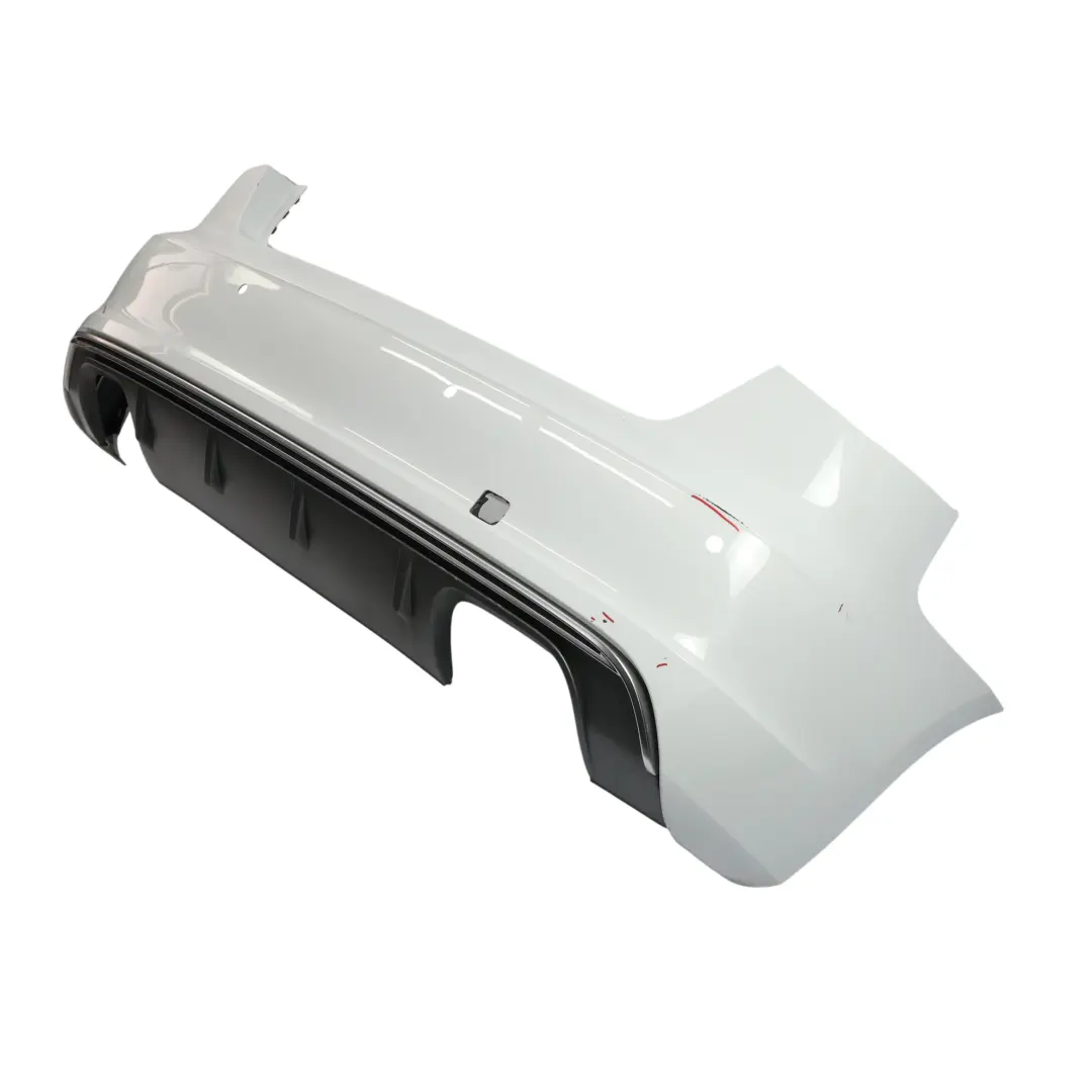 Panel Ozdobny Tylnego Zderzaka Glacier White Pearl - S9R do Audi S3 8V o numerze 8V3807067D Audi S3 8V Panel Ozdobny Tylnego Zderzaka Glacier White Pearl - S9R - SKU 8V3807067D-MGW - Numer Części 8V3807067D