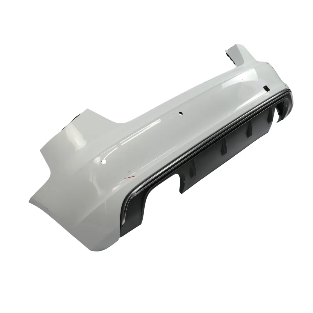 Panel Ozdobny Tylnego Zderzaka Glacier White Pearl - S9R do Audi S3 8V o numerze 8V3807067D Audi S3 8V Panel Ozdobny Tylnego Zderzaka Glacier White Pearl - S9R - SKU 8V3807067D-MGW - Numer Części 8V3807067D