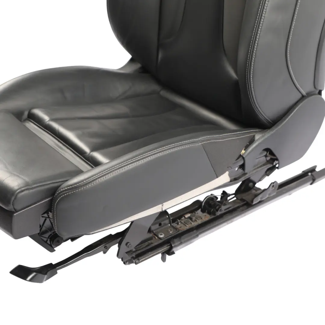 Door Seat Front Right O/S Heated Leather Black Dark Silver to Audi A3 S3 8V 3 with Part number 8V3881806M Audi A3 S3 8V 3 Door Seat Front Right O/S Heated Leather Black Dark Silver - SKU 8V3881806M-3 - Part number 8V3881806M