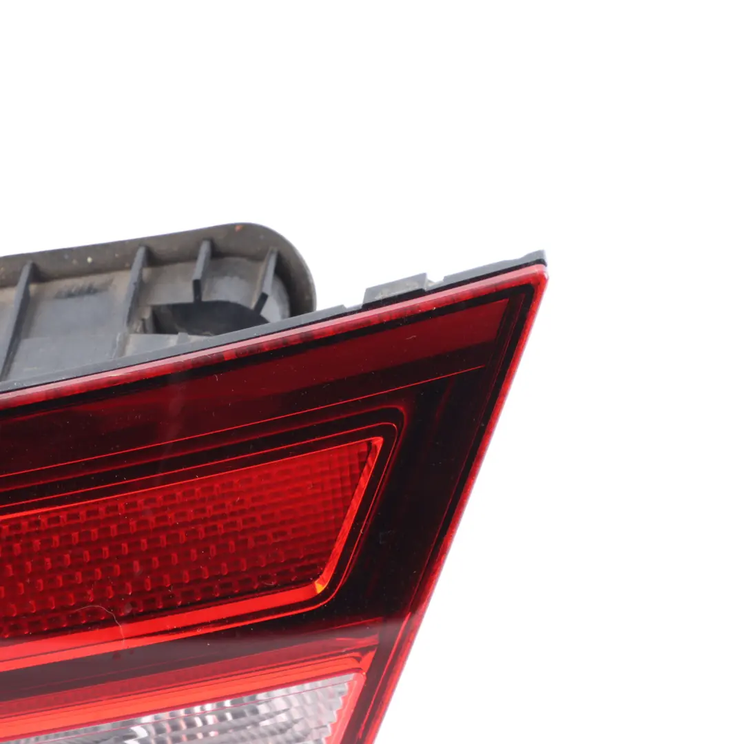 Door Rear Lamp Trunk Boot Tailgate Inner Light Right O/S to Audi A3 8V 3 with Part number 8V3945076 Audi A3 8V 3 Door Rear Lamp Trunk Boot Tailgate Inner Light Right O/S - SKU 8V3945076 - Part number 8V3945076