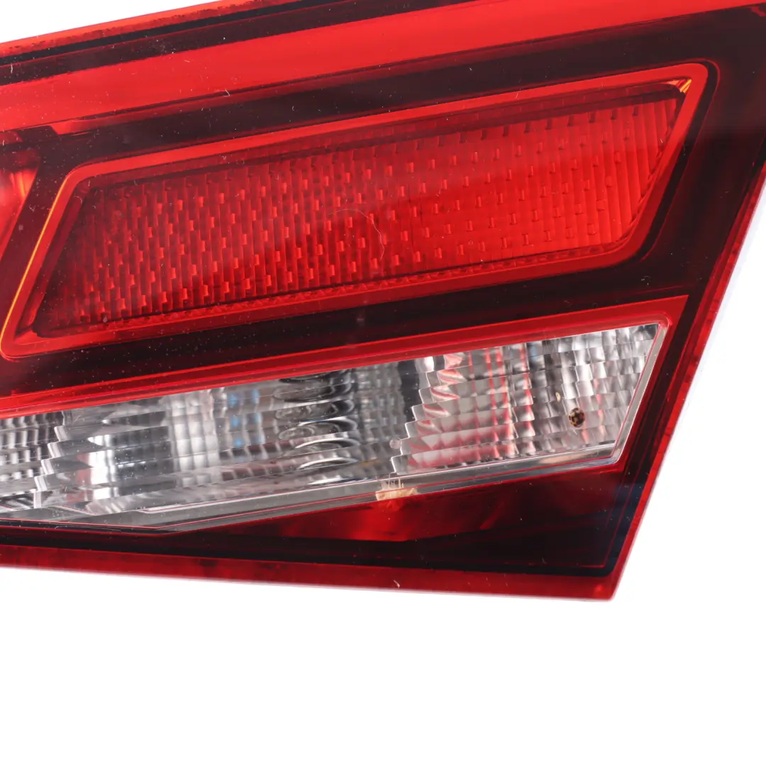 Door Rear Lamp Trunk Boot Tailgate Inner Light Right O/S to Audi A3 8V 3 with Part number 8V3945076 Audi A3 8V 3 Door Rear Lamp Trunk Boot Tailgate Inner Light Right O/S - SKU 8V3945076 - Part number 8V3945076