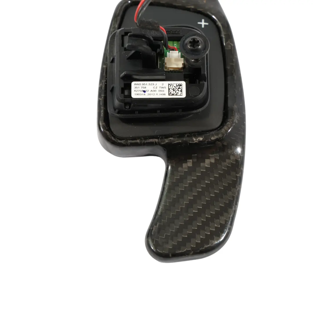 Paddle Cambio Sinistro Destro Carbonio per Audi A3 8V A4 B9 A5 F5 Volante con numero di parte 8W0951523J Audi A3 8V A4 B9 A5 F5 Volante Paddle Cambio Sinistro Destro Carbonio - SKU 8W0951523J-3 - Numero di parte 8W0951523J