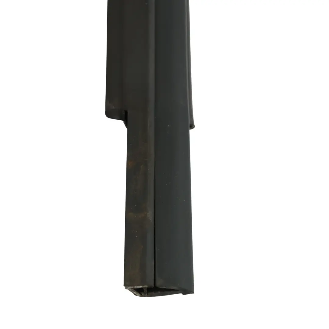 Puerta Ventana Guía Rail Junta Vidrio Delantero Derecho para Audi A1 8X con número de pieza 8X3837440D Audi A1 8X Puerta Ventana Guía Rail Junta Vidrio Delantero Derecho - SKU 8X3837440D - Número de pieza 8X3837440D