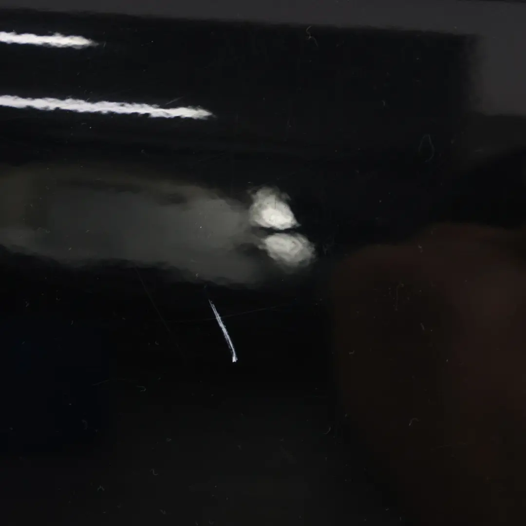 Puerta Trasera Izquierda Phantom Black Negro - Z9Y para Audi A1 S1 8X con número de pieza 8X4833051B Audi A1 S1 8X Puerta Trasera Izquierda Phantom Black Negro - Z9Y - SKU 8X4833051B-PHB - Número de pieza 8X4833051B