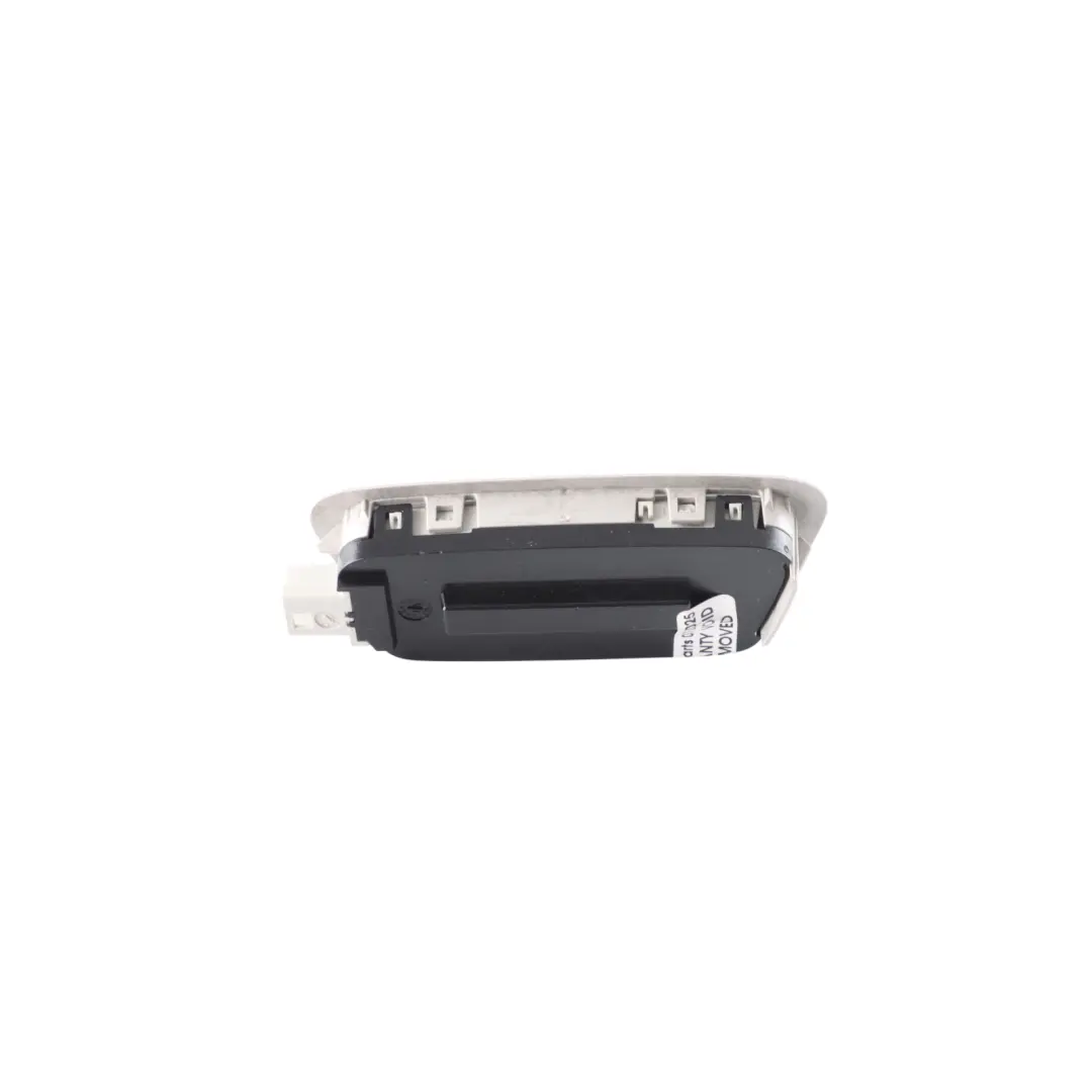 Lampka Klapy Bagażnika Szara Tylna Prawa do Mercedes S205 o numerze A0009064401 Mercedes S205 Lampka Klapy Bagażnika Szara Tylna Prawa - SKU A0009064401-1 - Numer Części A0009064401