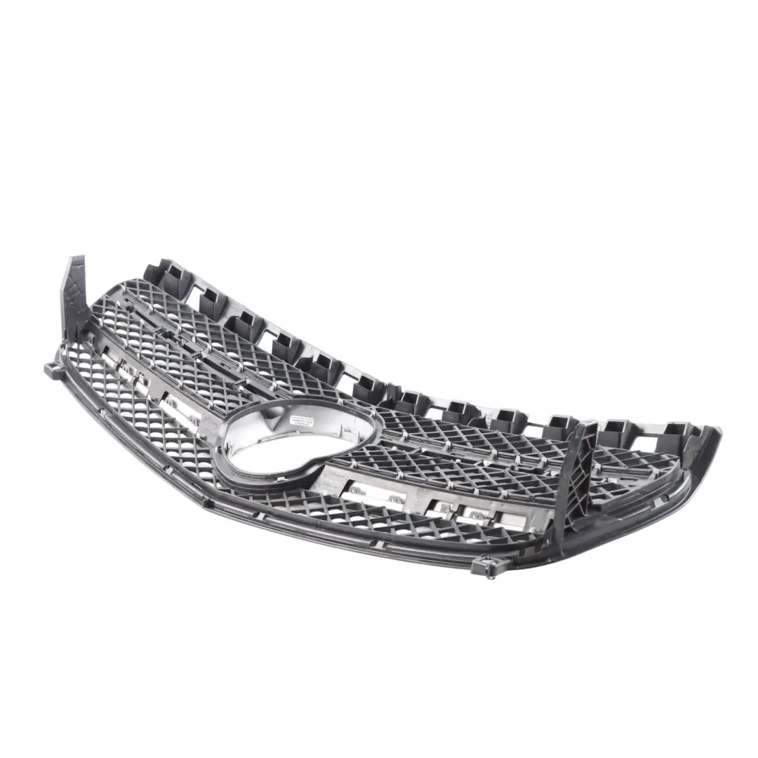 Calandre Avant Chromée Panneau De Renfort De Capot pour Mercedes W176 à propos du numéro de pièce A1768880260 Mercedes W176 Calandre Avant Chromée Panneau De Renfort De Capot - SKU A1768880260 - Numéro de pièce A1768880260