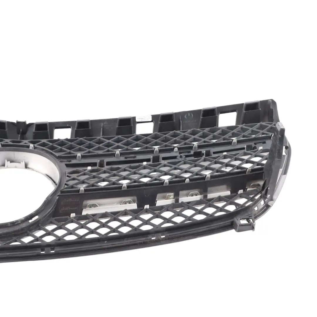 Radiador Rejilla Capó Delantero Capó Viga Panel Cromo para Mercedes W176 con número de pieza A1768880260 Mercedes W176 Radiador Rejilla Capó Delantero Capó Viga Panel Cromo - SKU A1768880260 - Número de pieza A1768880260