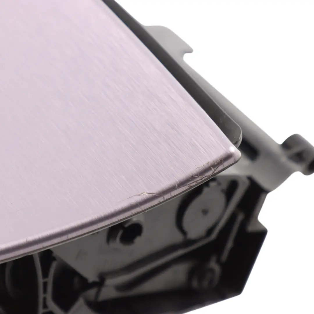 Cendrier De Console Centrale Avant pour Mercedes CL203 W203 à propos du numéro de pièce A2036805250 Mercedes CL203 W203 Cendrier De Console Centrale Avant - SKU A2036805250 - Numéro de pièce A2036805250