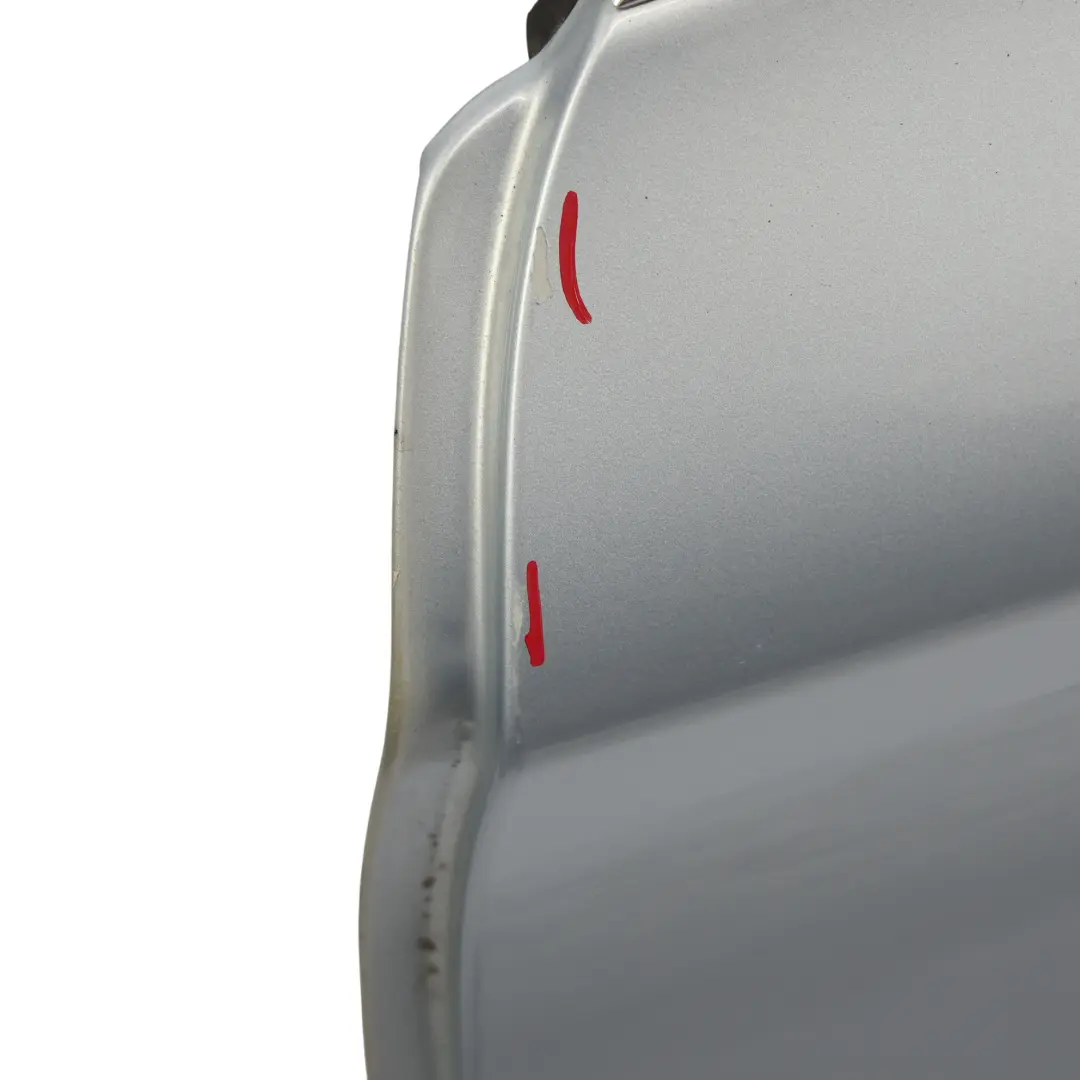 Porta anteriore sinistra Diamond Silver Metallic - 988 per Mercedes W205 con numero di parte A2057200105 Mercedes W205 Porta anteriore sinistra Diamond Silver Metallic - 988 - SKU A2057200105-DSI - Numero di parte A2057200105