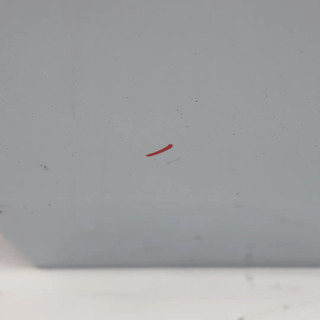 Porta anteriore sinistra Diamond Silver Metallic - 988 per Mercedes W205 con numero di parte A2057200105 Mercedes W205 Porta anteriore sinistra Diamond Silver Metallic - 988 - SKU A2057200105-DSI - Numero di parte A2057200105