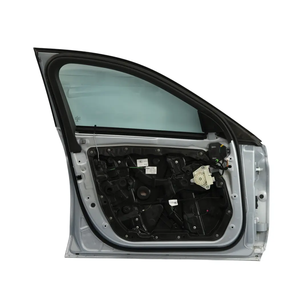 Mercedes W205 Puerta Delantera Izquierda Diamond Silver Metallic Plata - 988 - SKU A2057200105-DSI - Número de pieza A2057200105